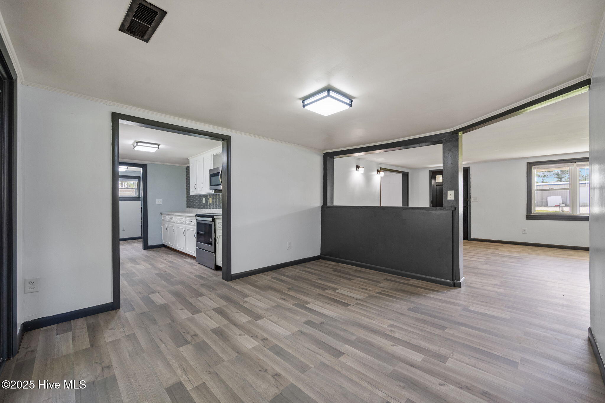 100534081 | Photo 13