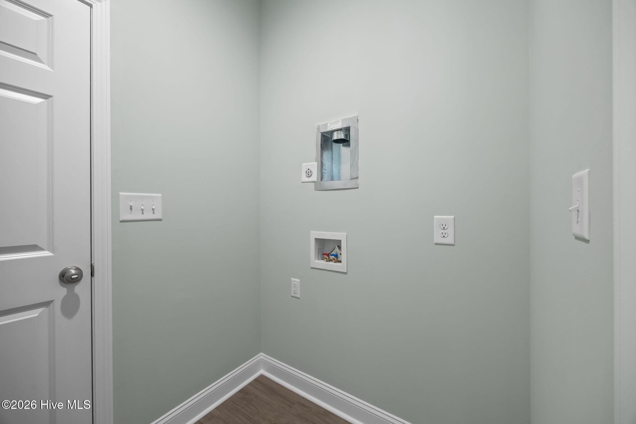 100568646 | Photo 32