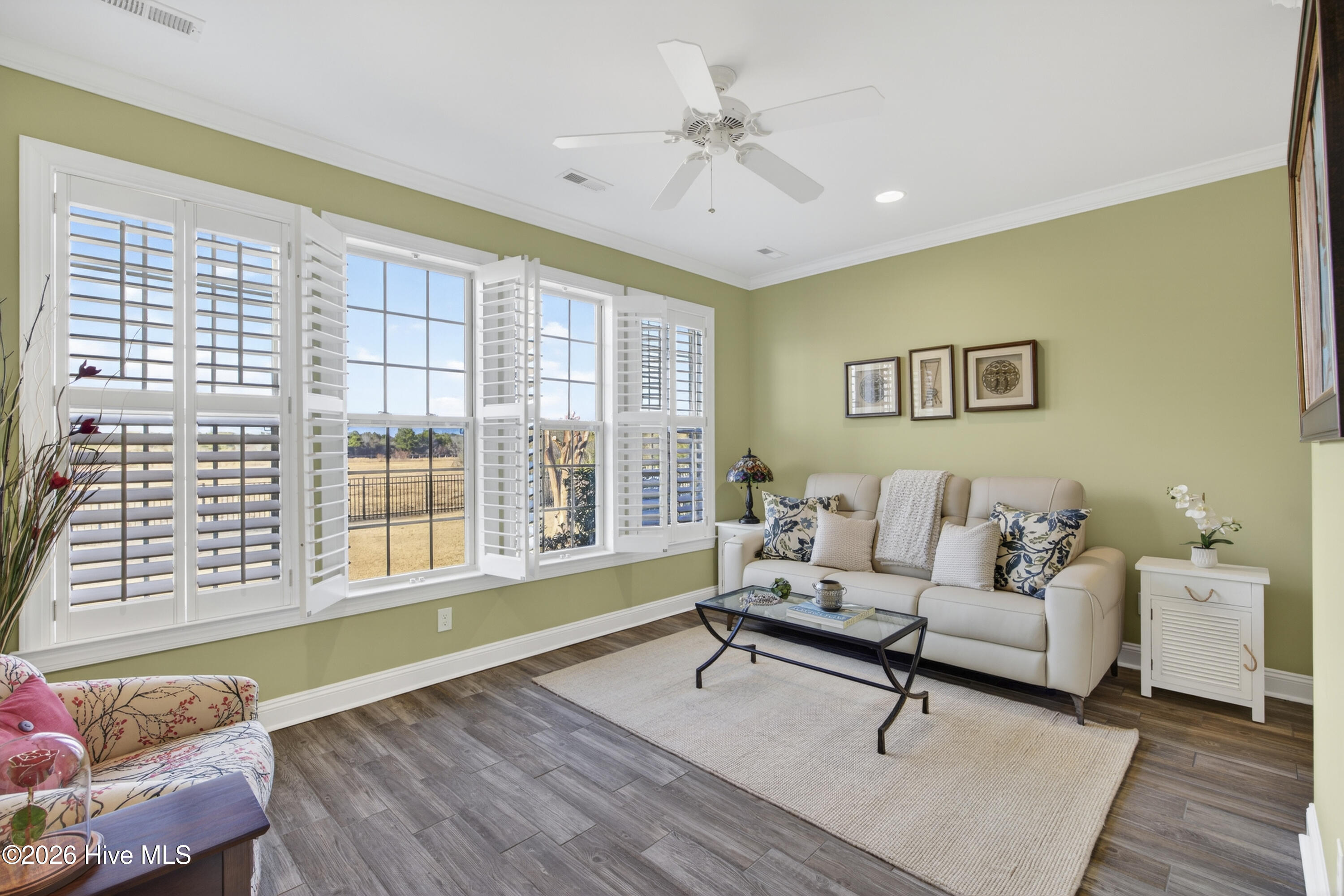 100550838 | Photo 22