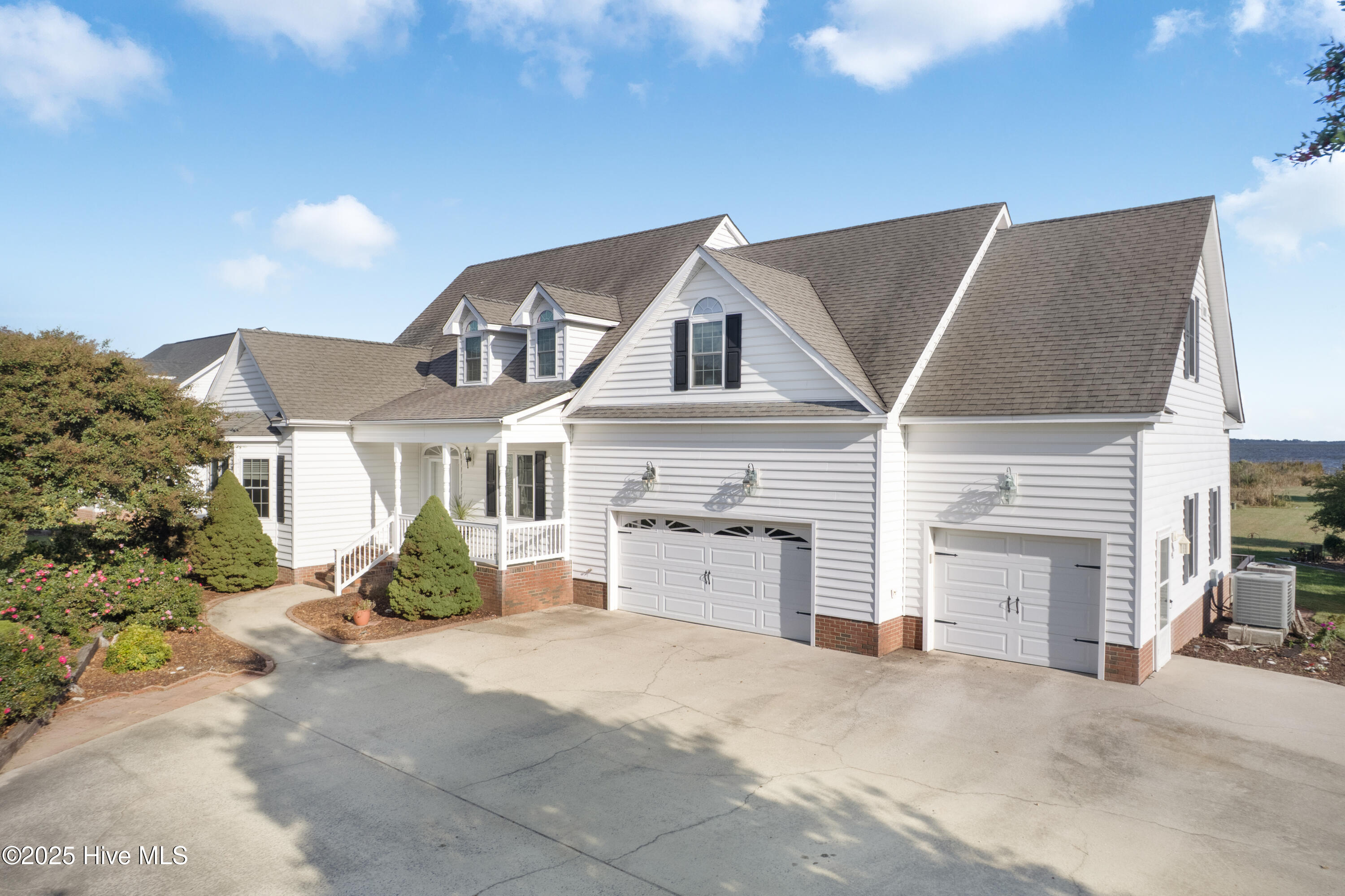 Homes for sale in Currituck, NC | 123 Nautical Ln, Currituck, NC 27929 | MLS# 100535788