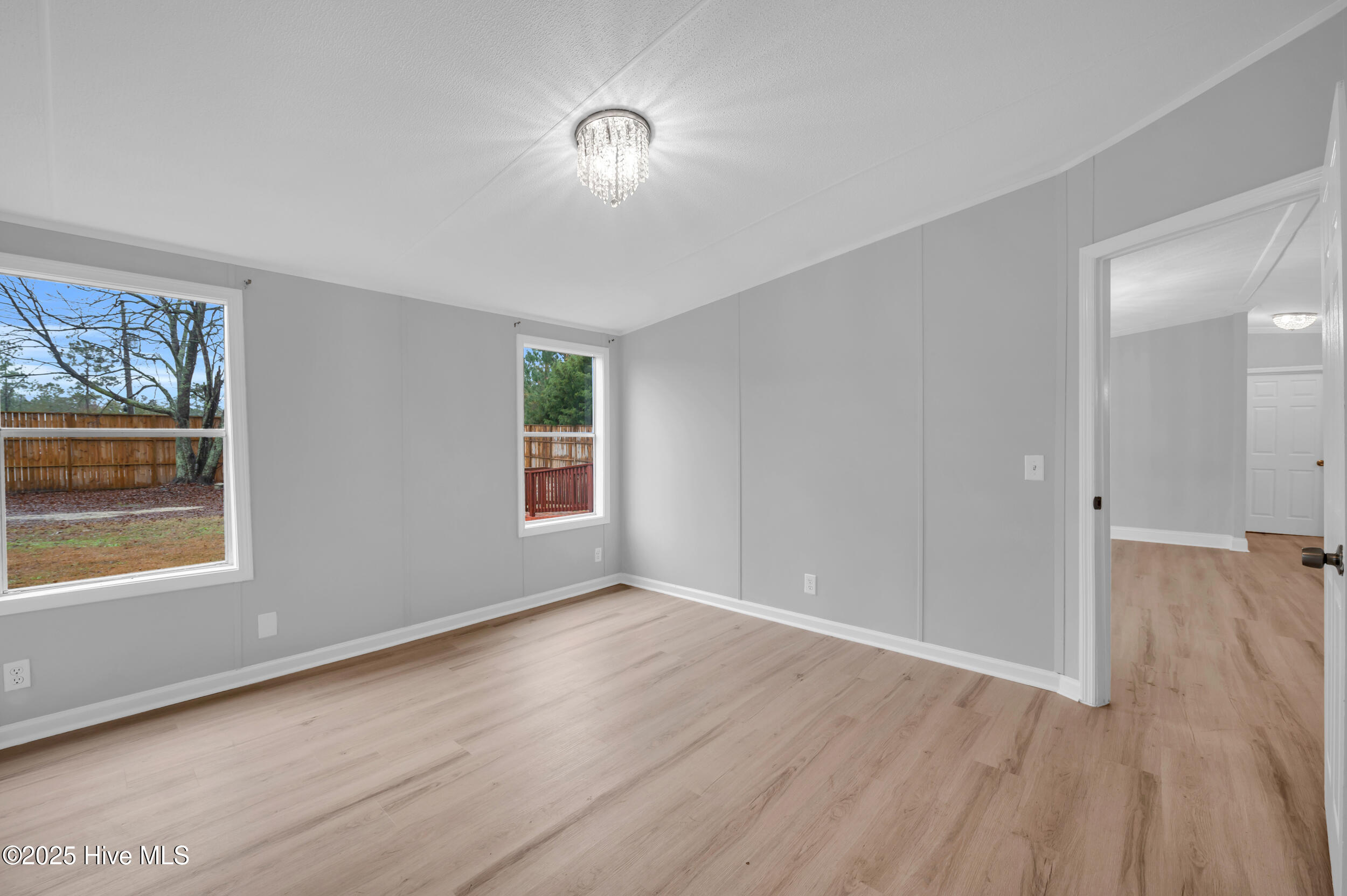 100534761 | Photo 17