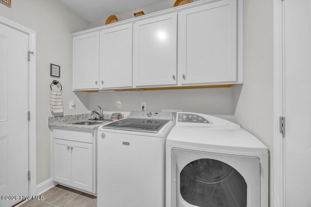 100556390 | Photo 24