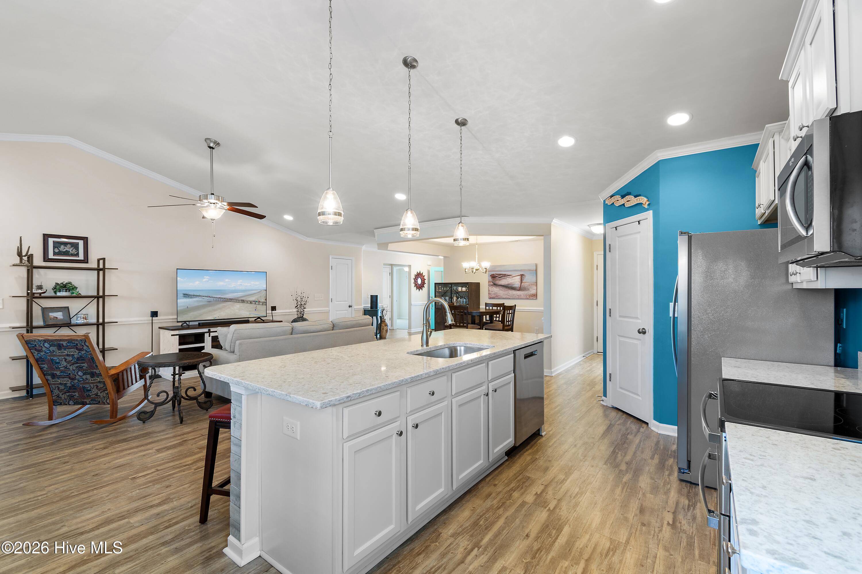 100556472 | Photo 13