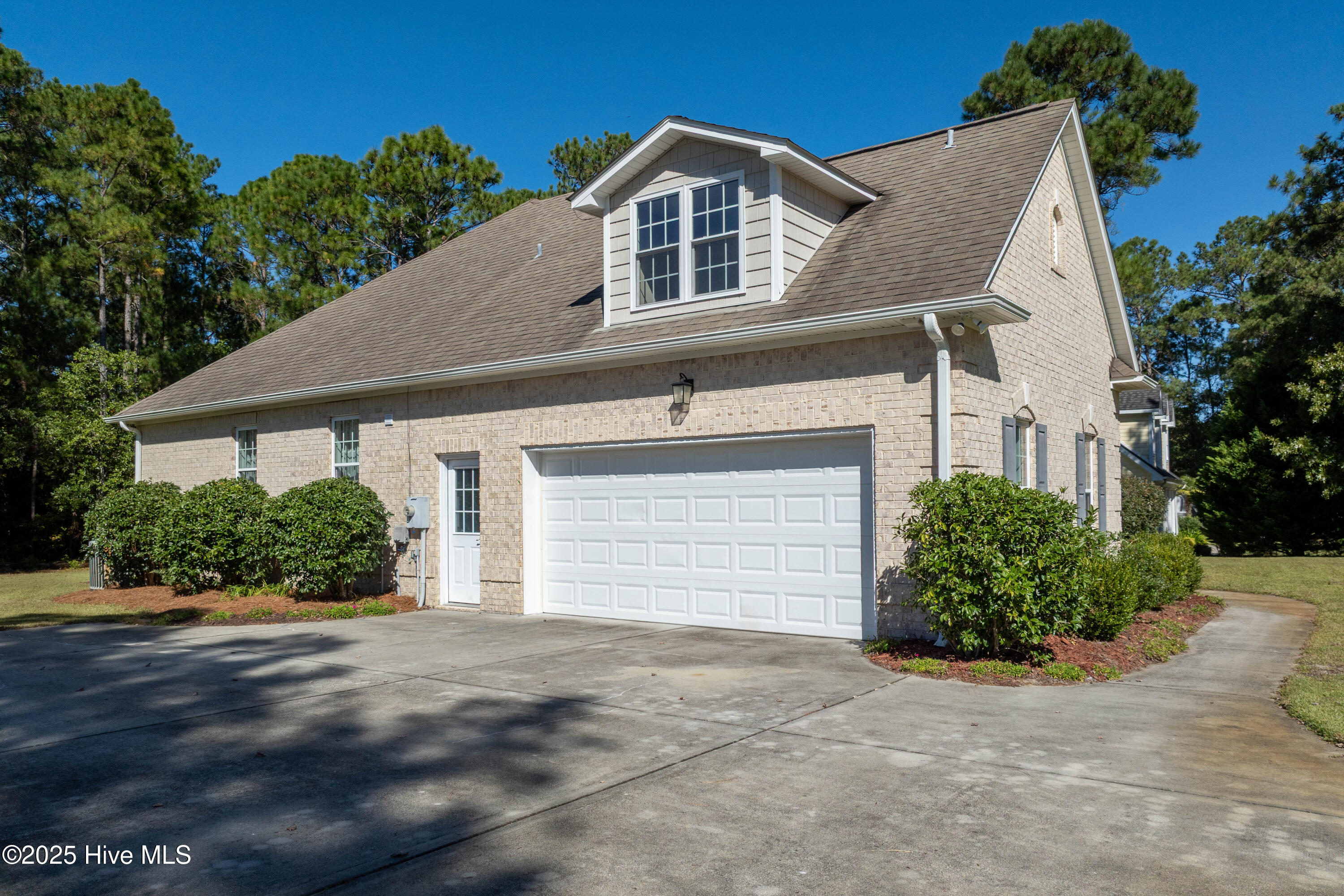 100537657 | Photo 30