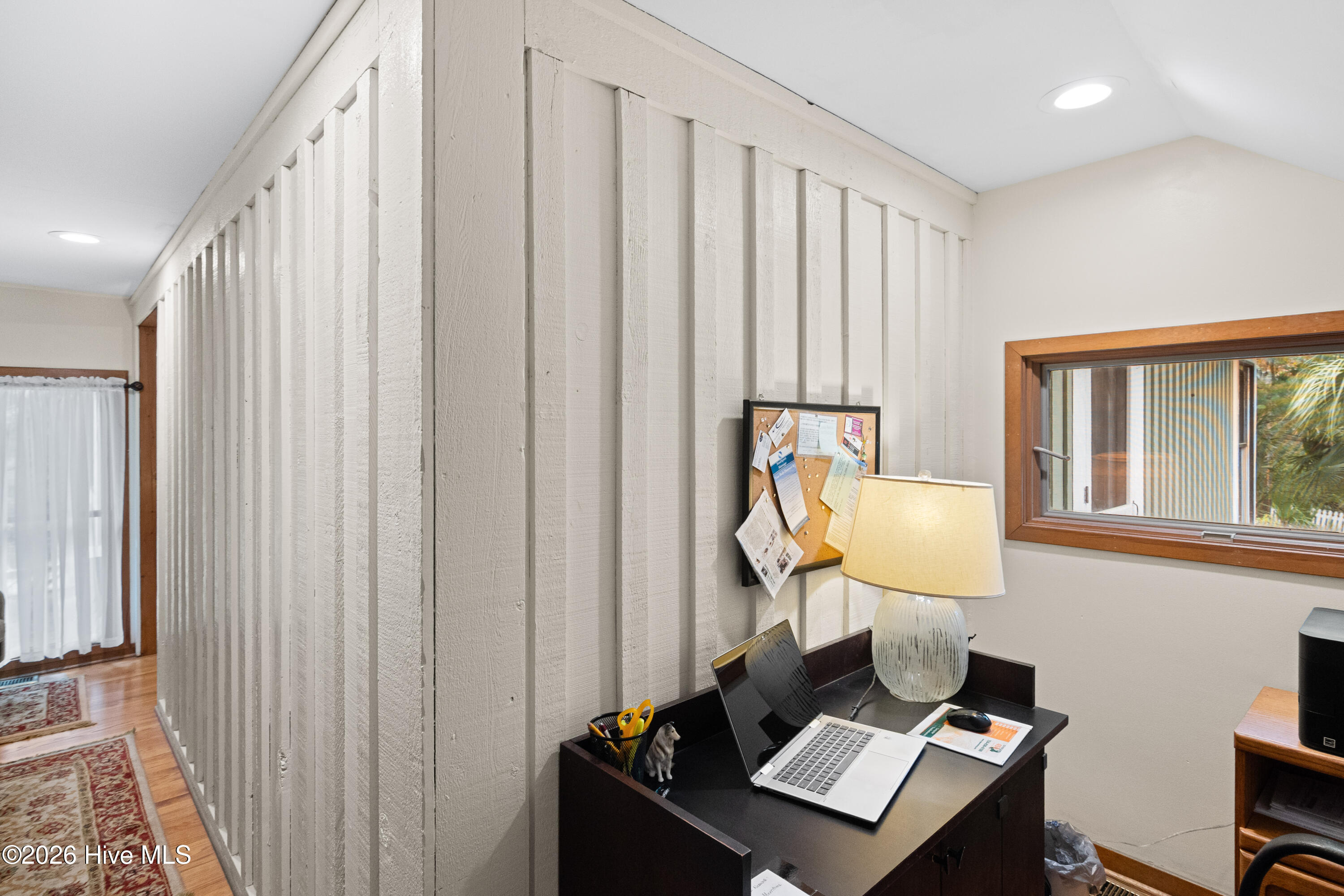 100561617 | Photo 23