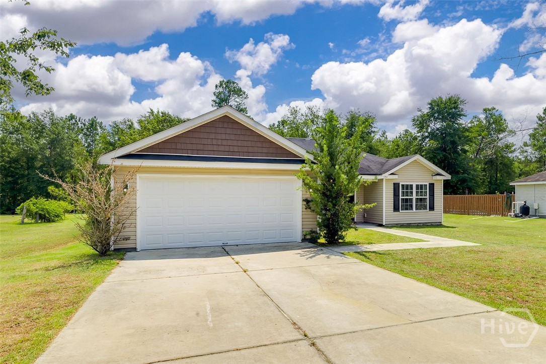 3rd image of 490 Abigail Cir, Ellabell, GA 31308 | MLS# SA361870