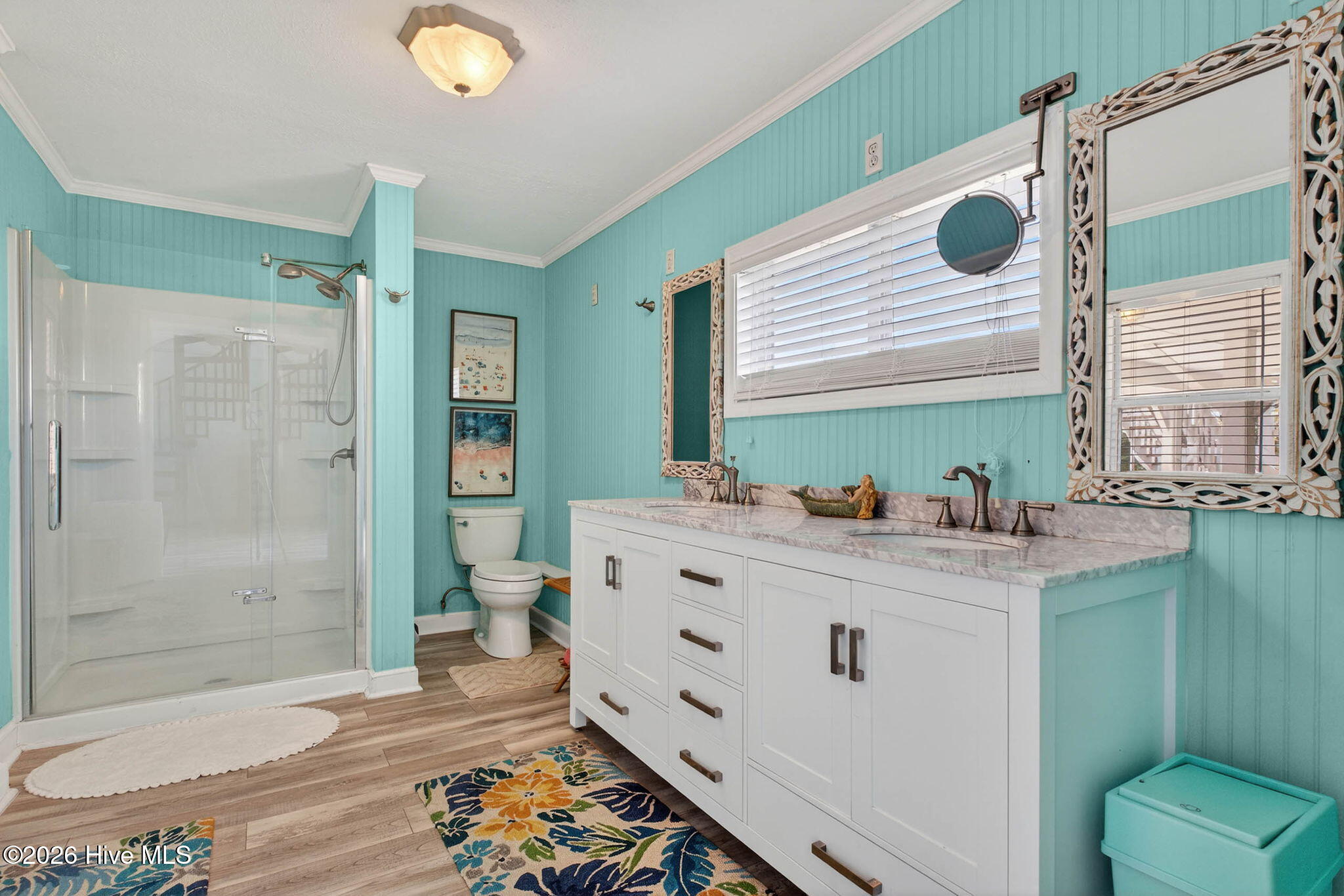 100564283 | Photo 45