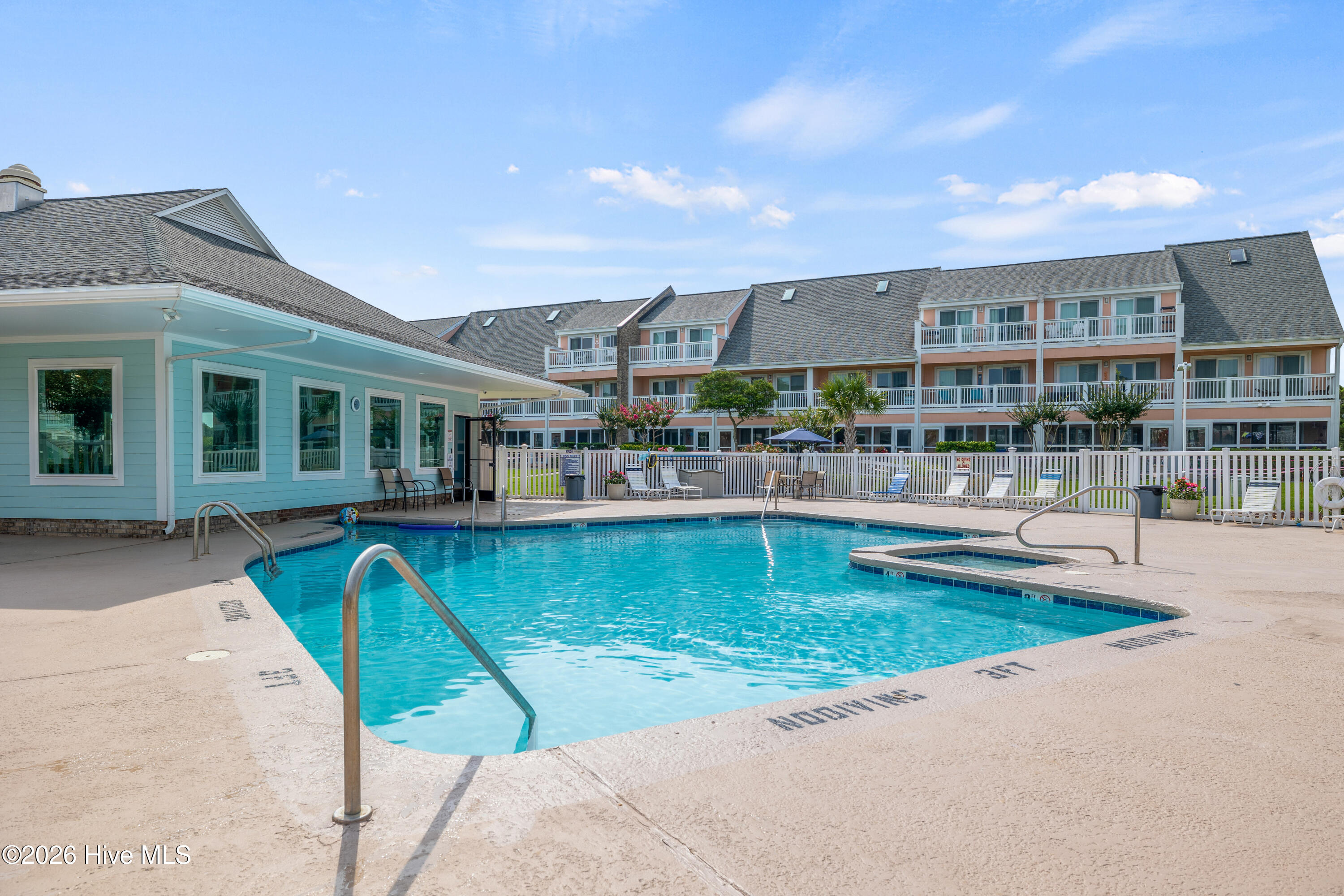 100550312 | Photo 30