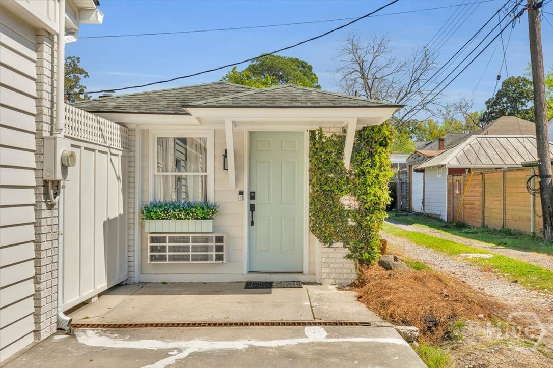 Guest Cottage entrance