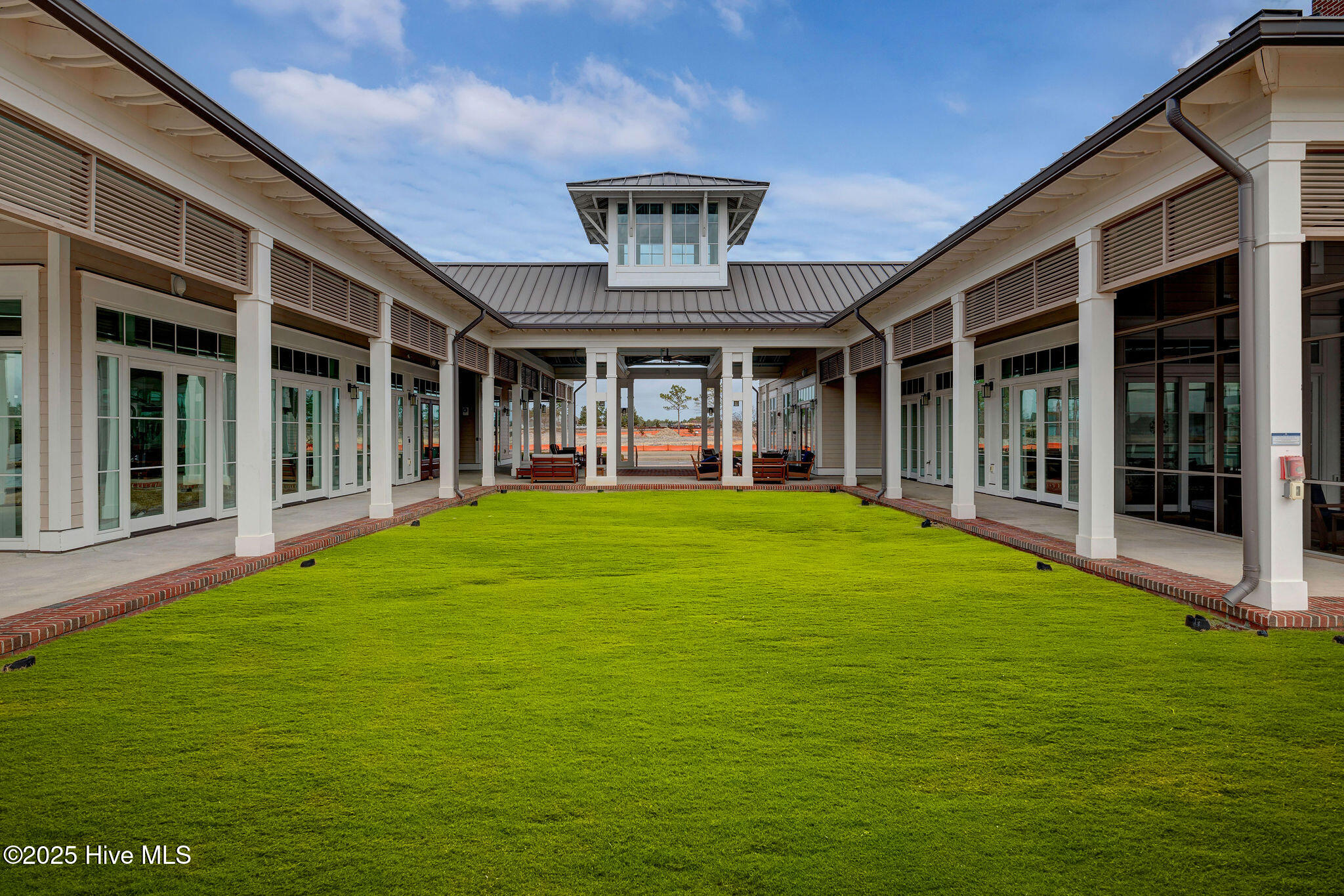 100524366 | Photo 59