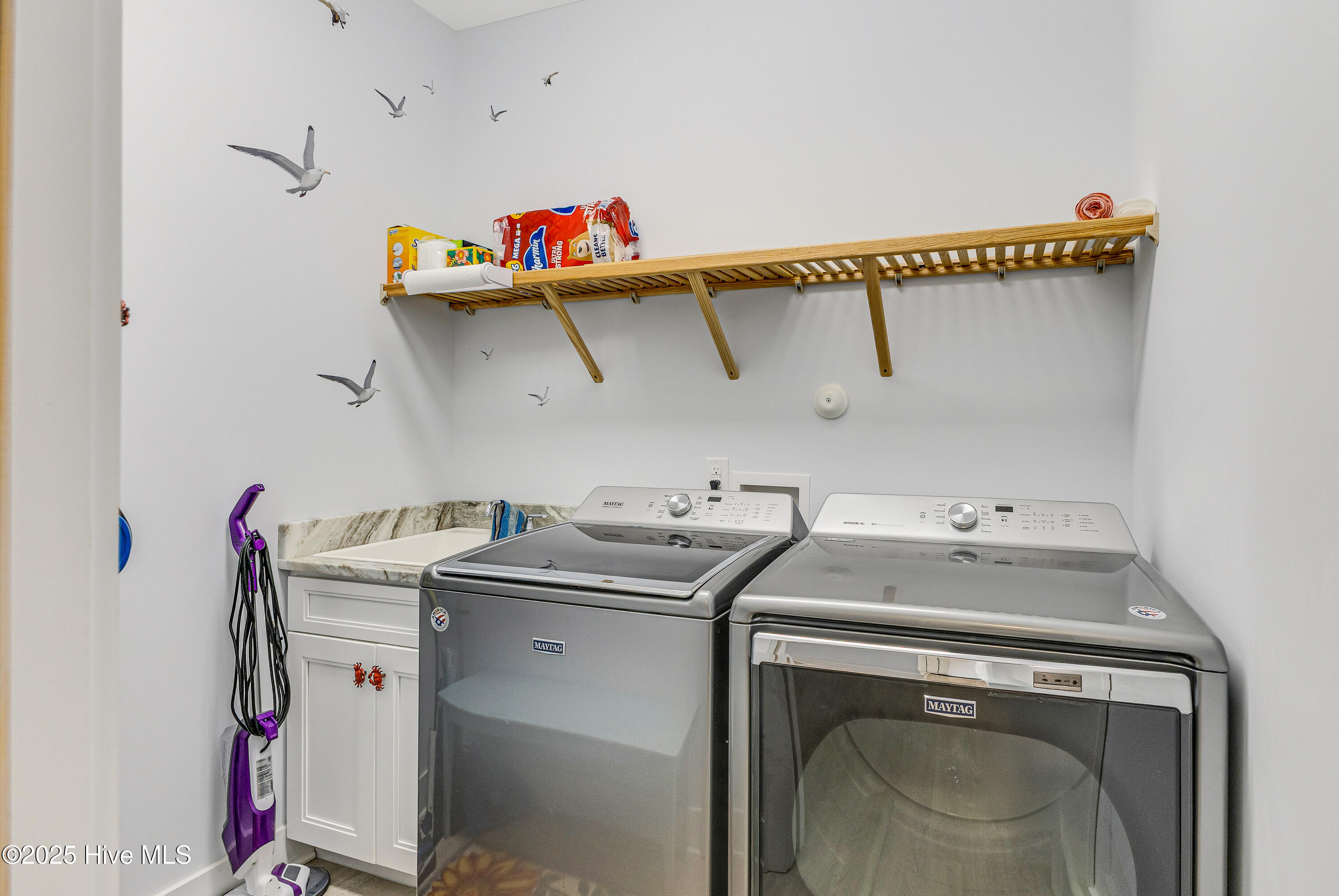 100523610 | Photo 29