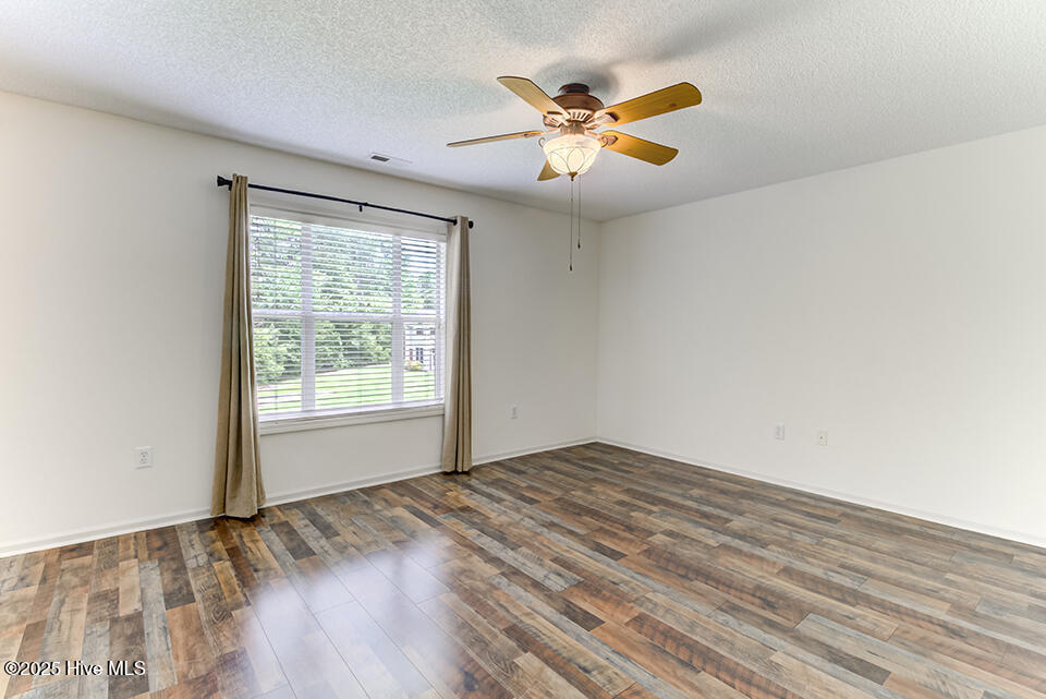 100539365 | Photo 17