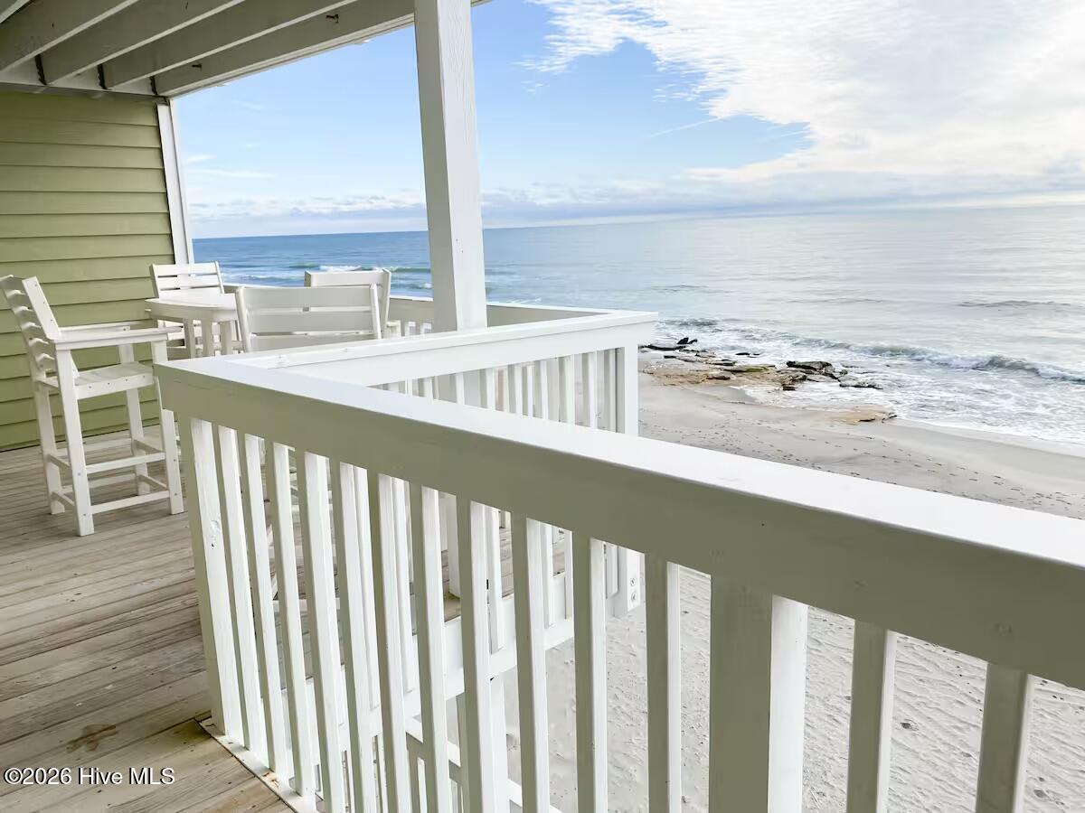 100562681 | Photo 30