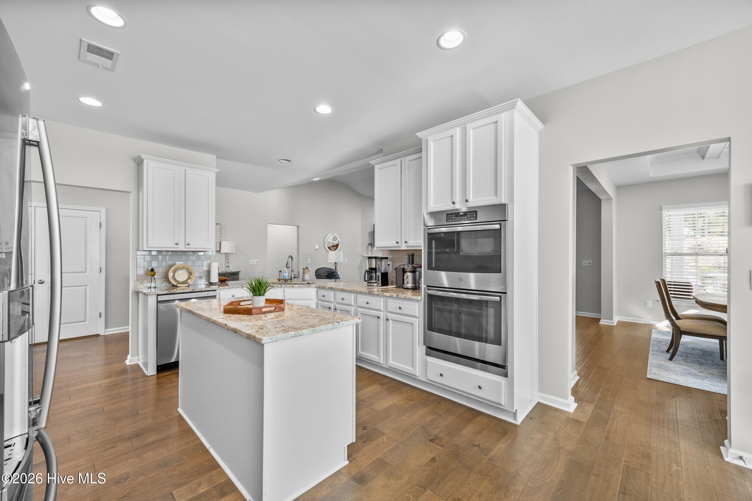 100553871 | Photo 24