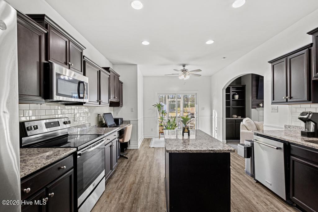 100565608 | Photo 19