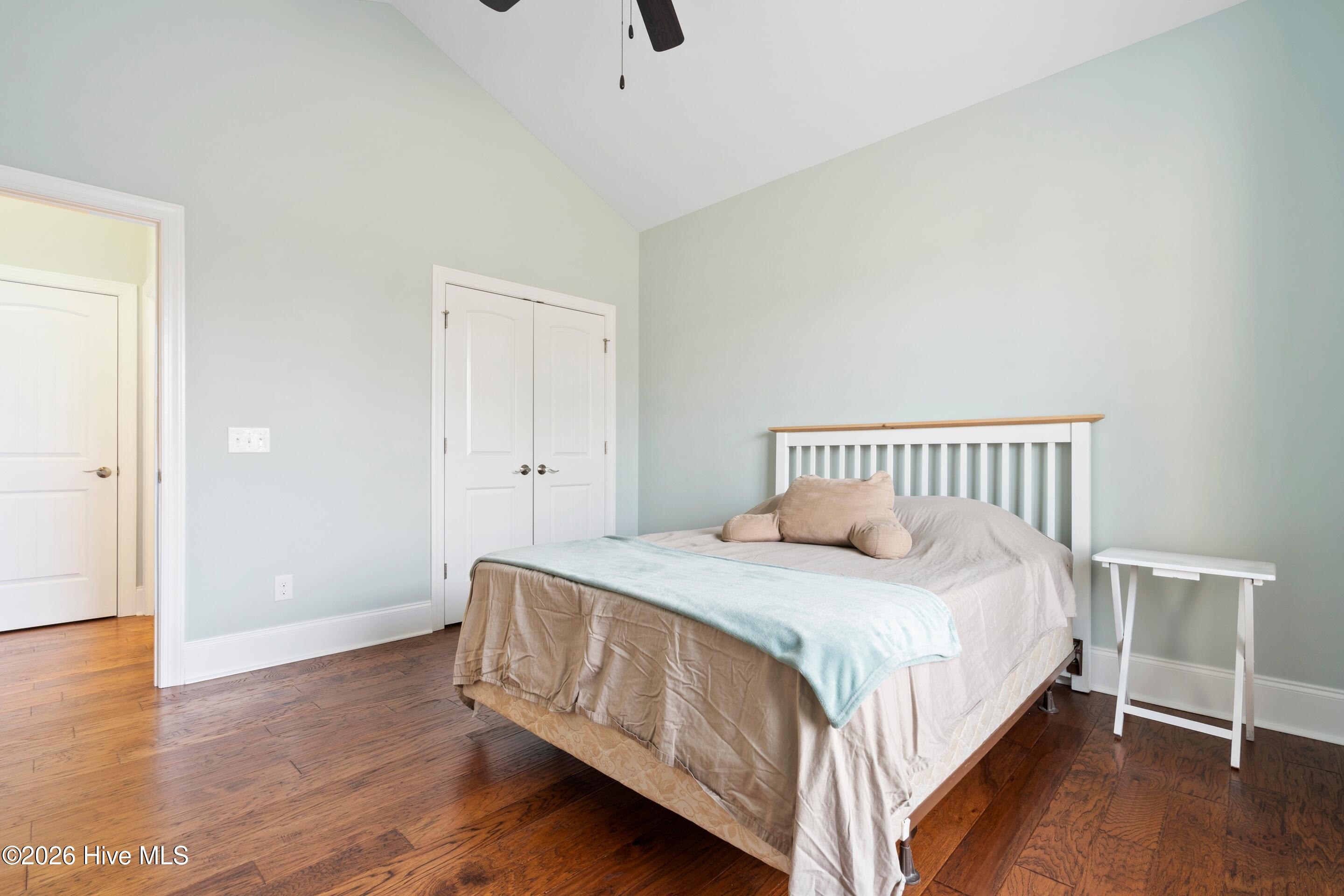 100547652 | Photo 25