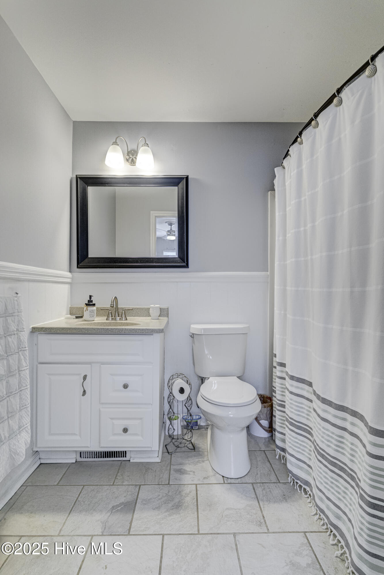 100525965 | Photo 26