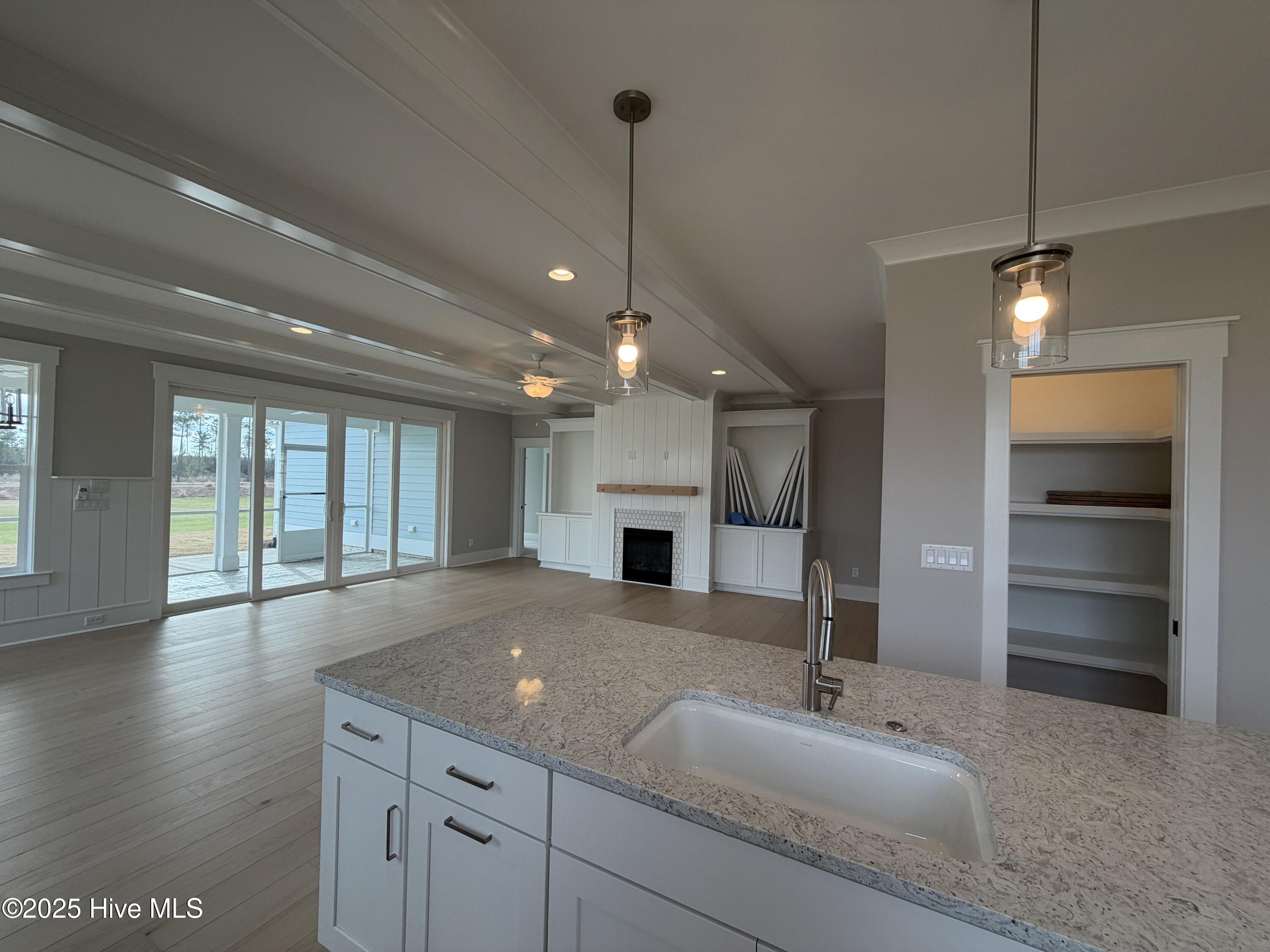 100531955 | Photo 19