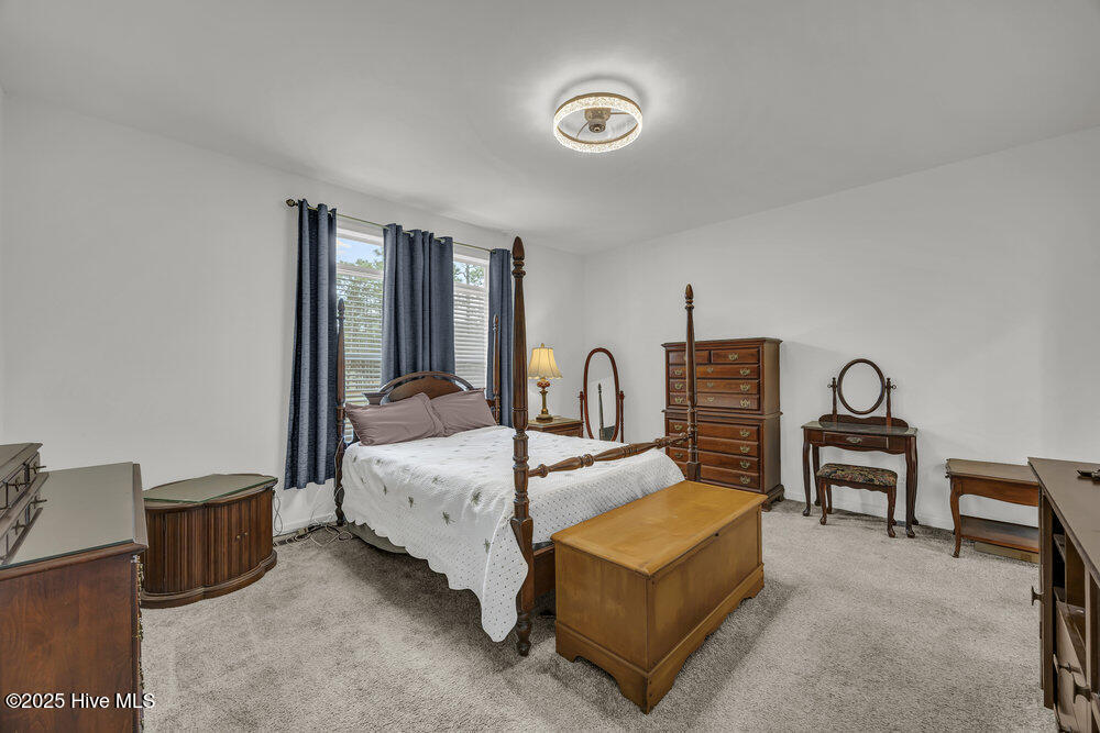 100534128 | Photo 16