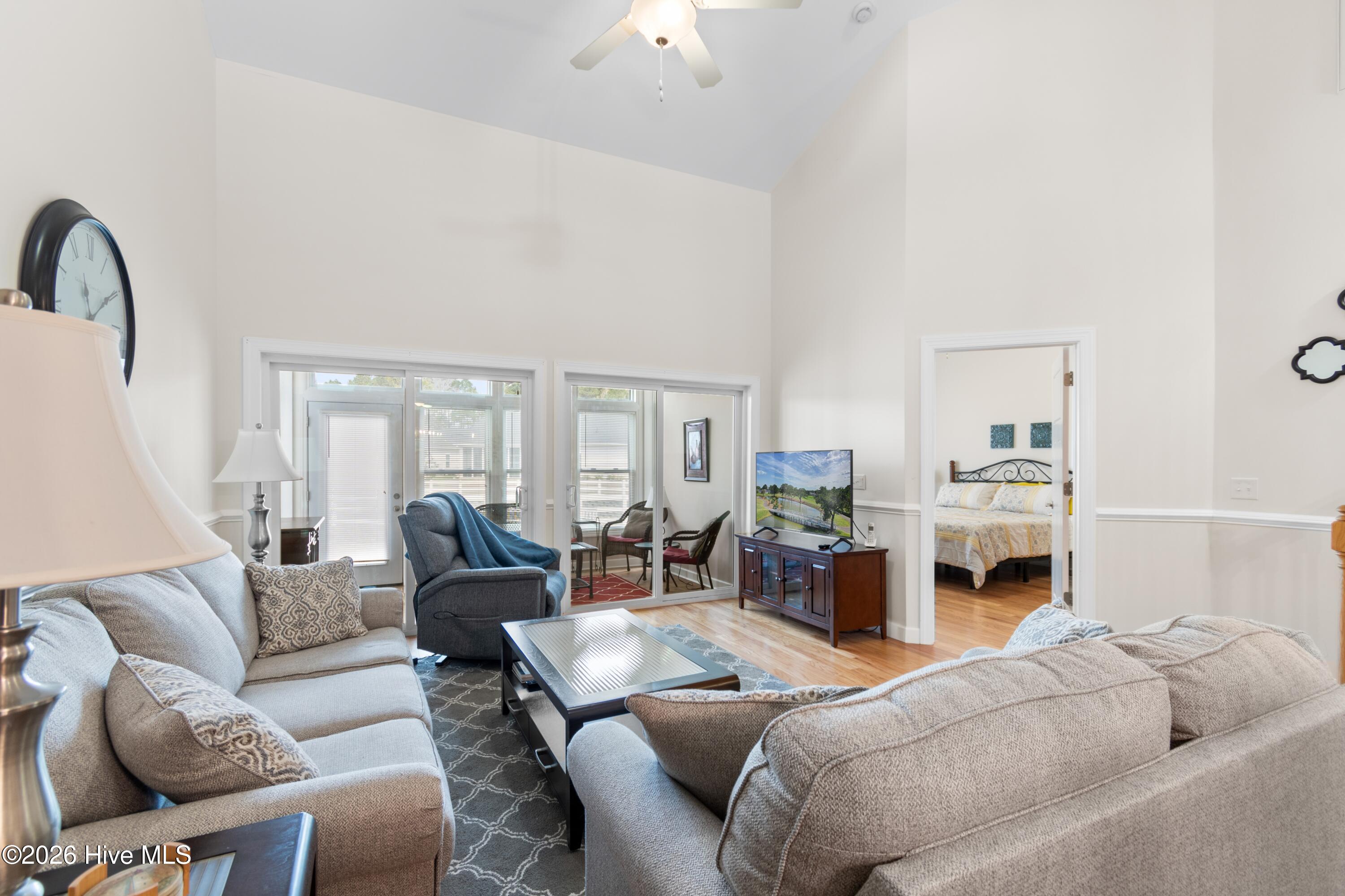 100561934 | Photo 18