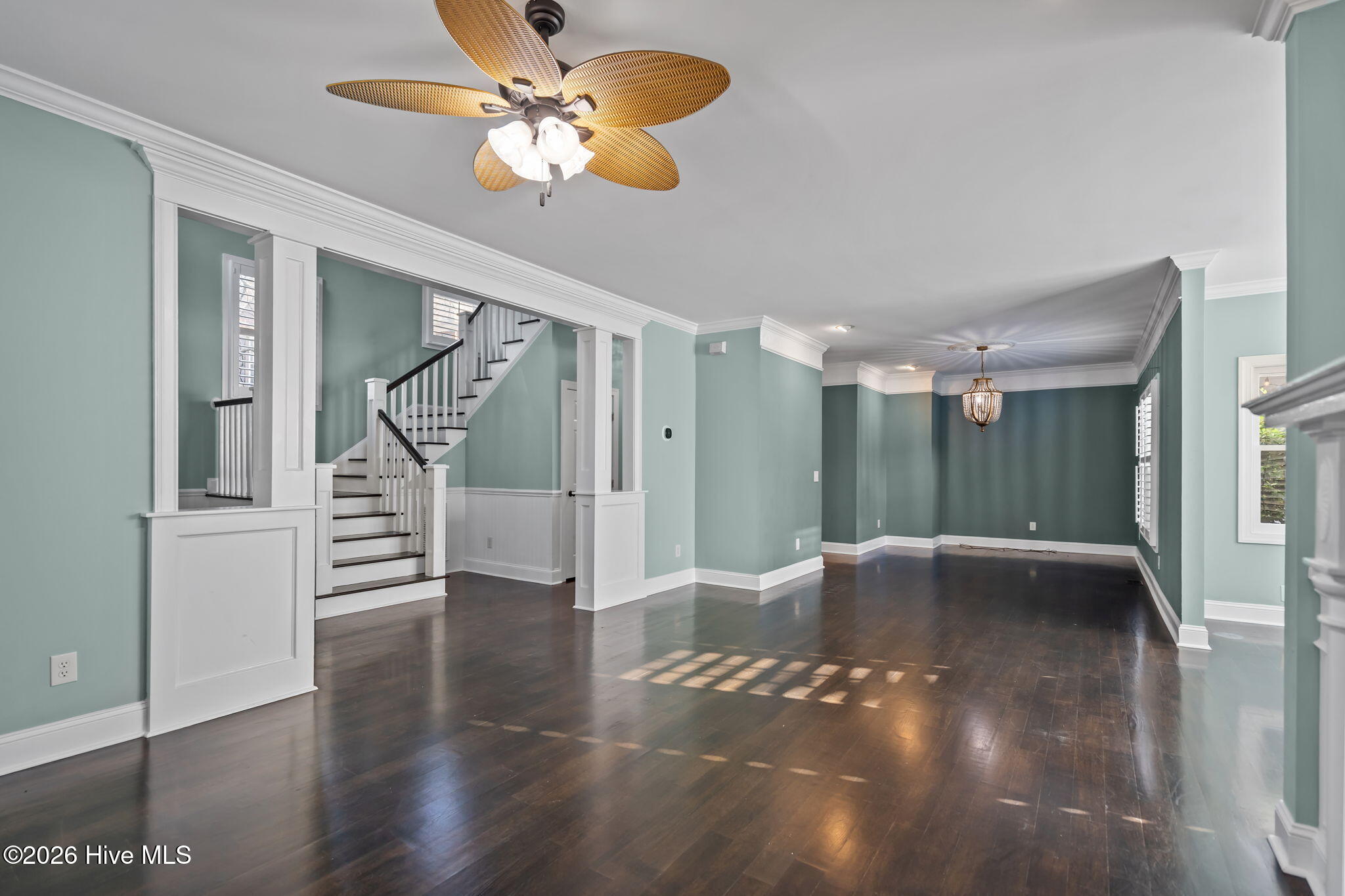 100565239 | Photo 13