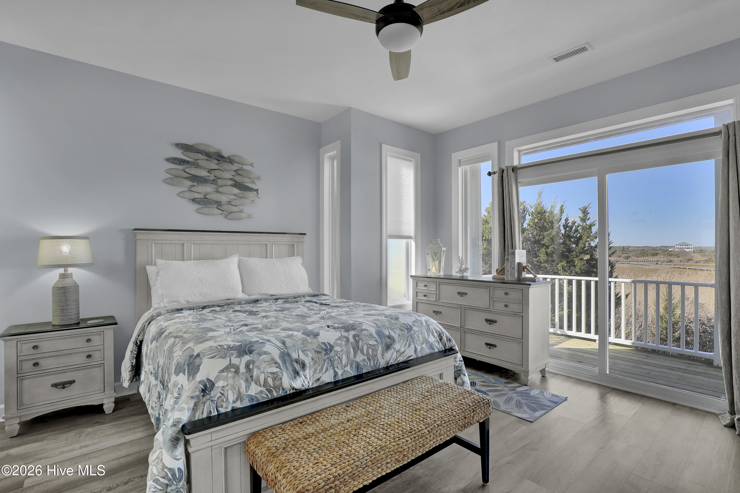 100550278 | Photo 21