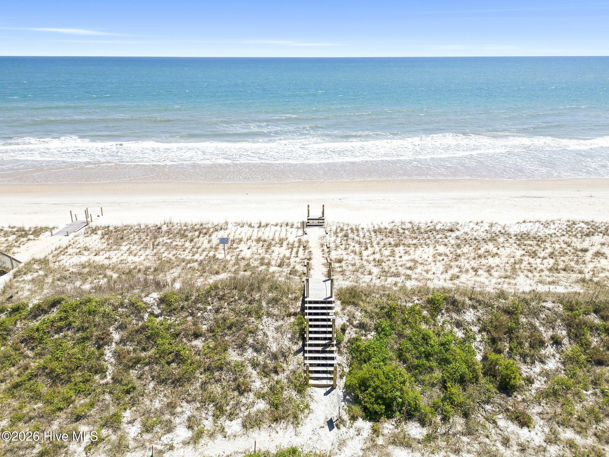 100569349 | Photo 120