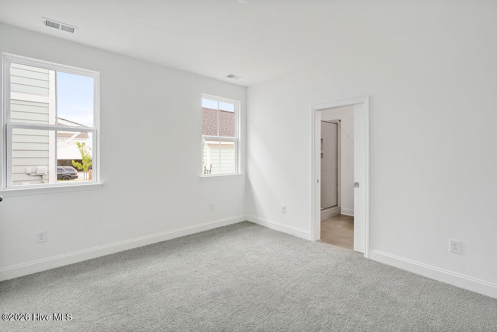 100558697 | Photo 32