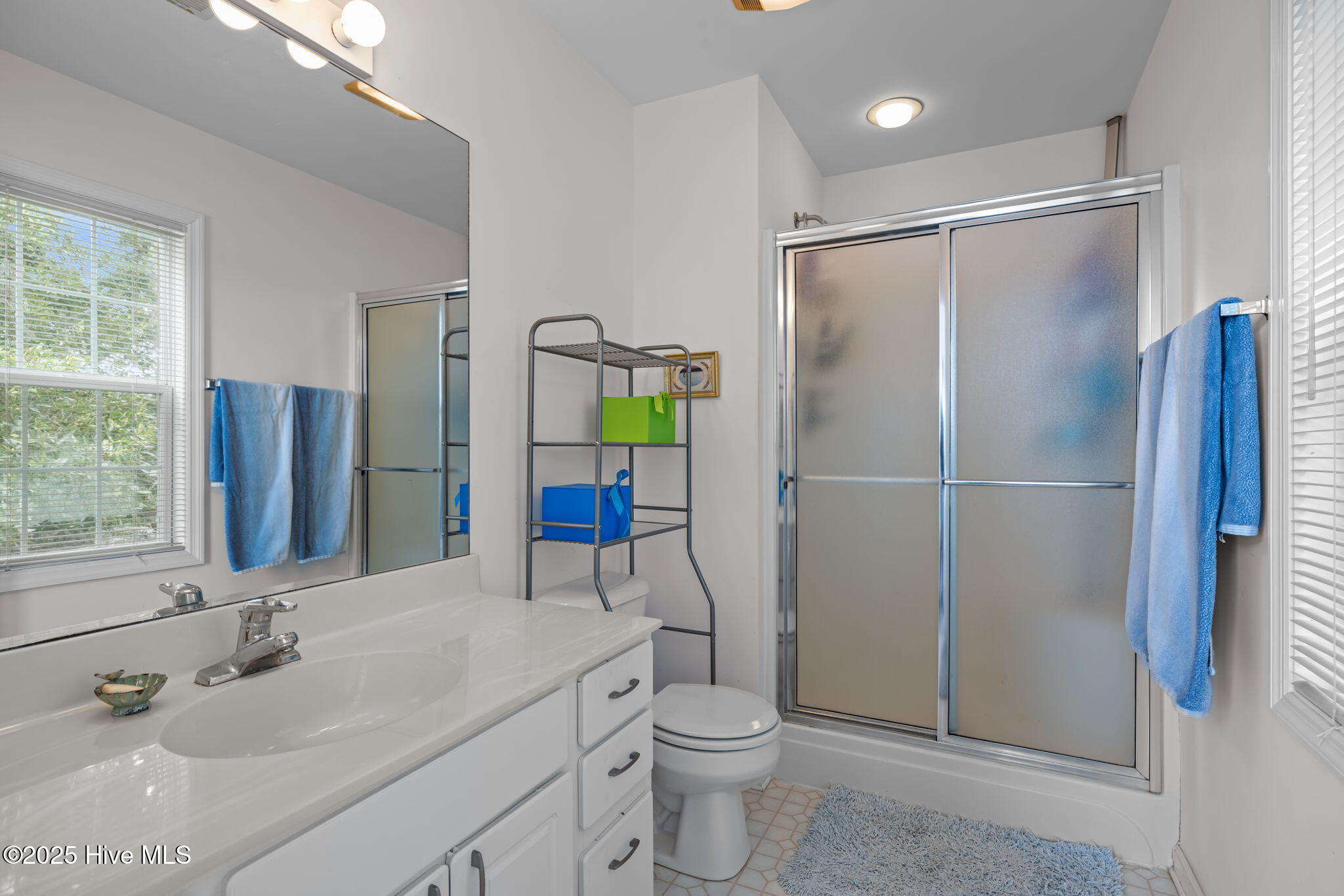 100526742 | Photo 40