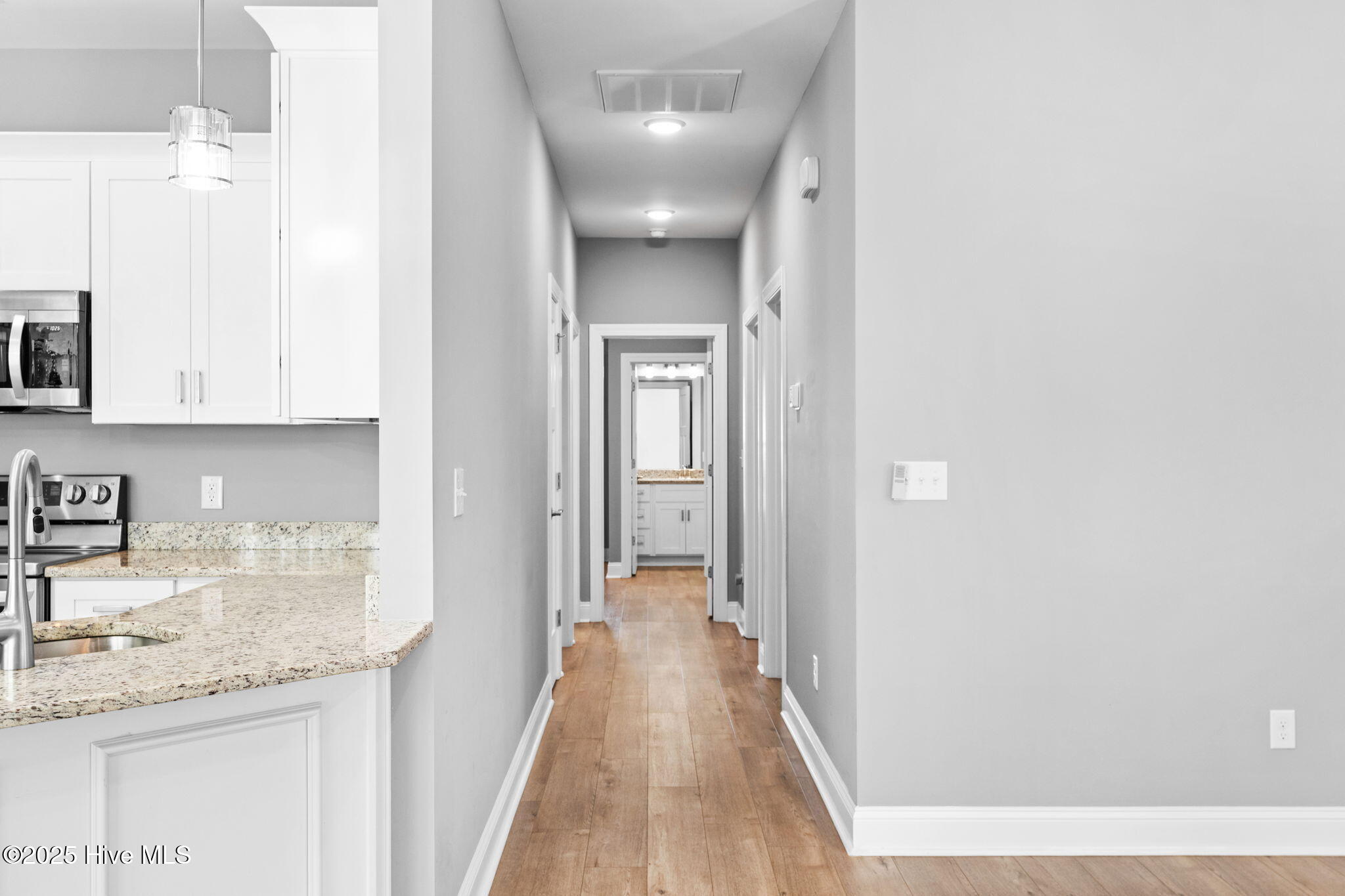 100544507 | Photo 25