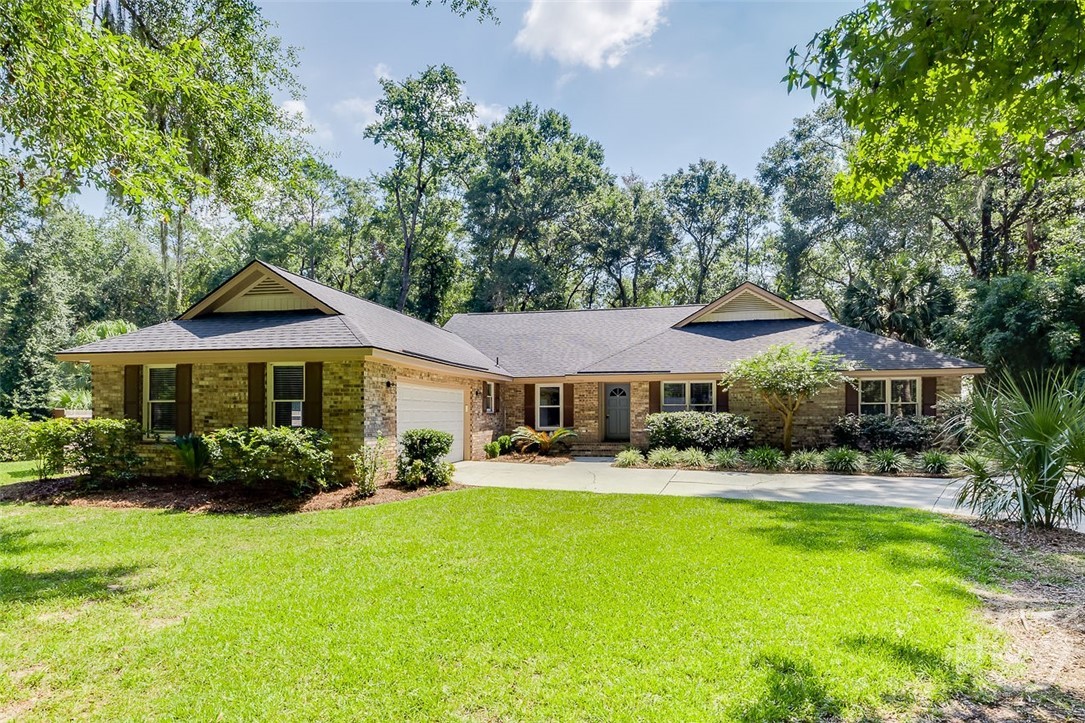 Homes for sale in Richmond Hill, GA | 231 Montauk Dr, Richmond Hill, GA 31324 | MLS# SA336905