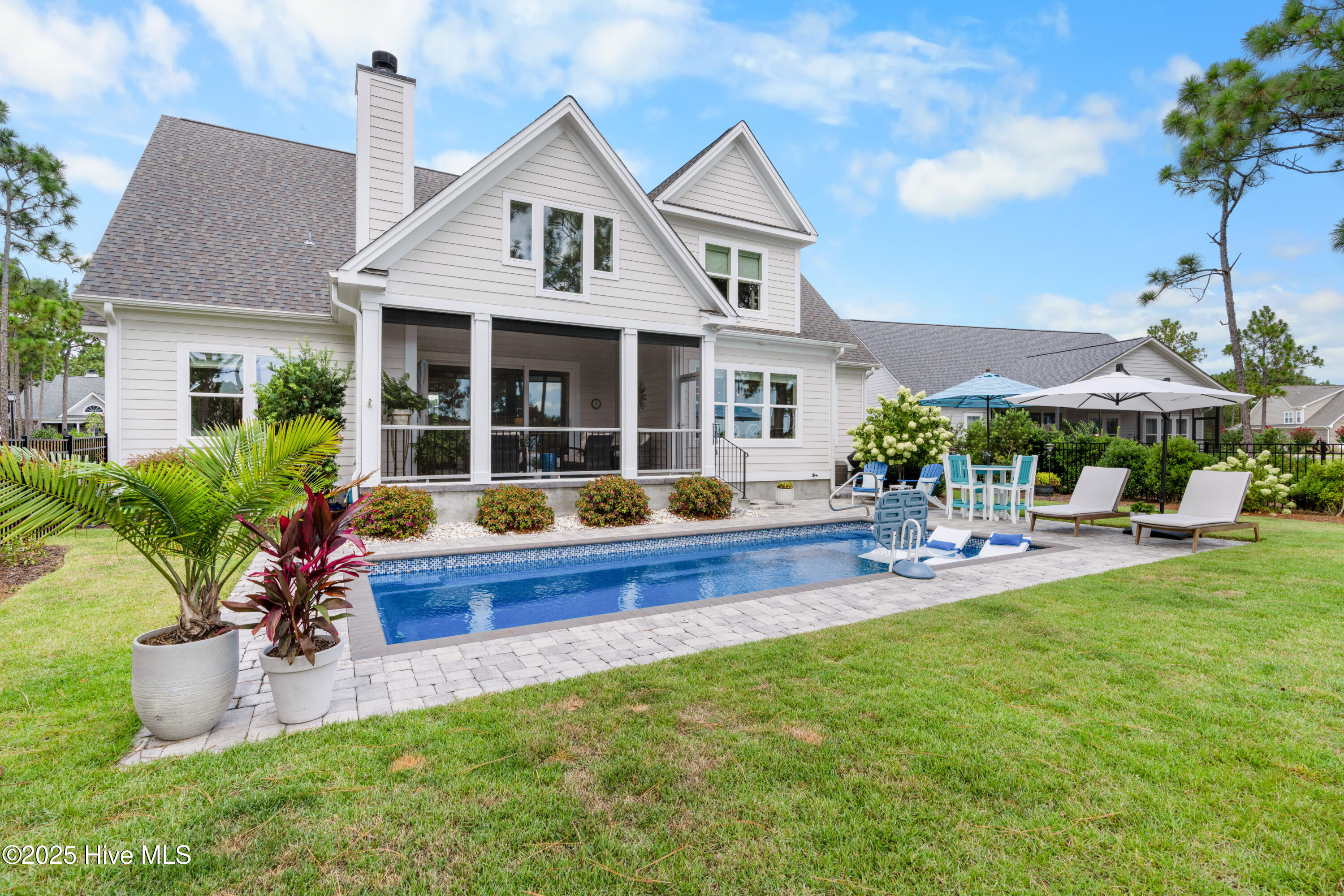 100551576 | Photo 56