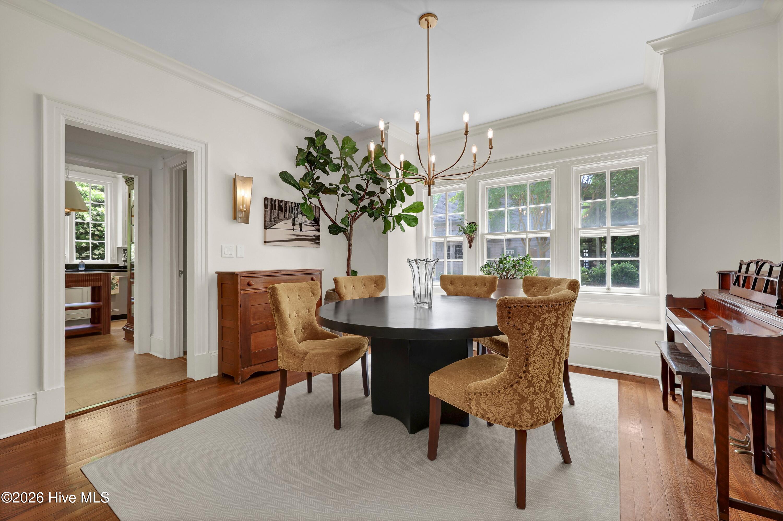 100570649 | Photo 19