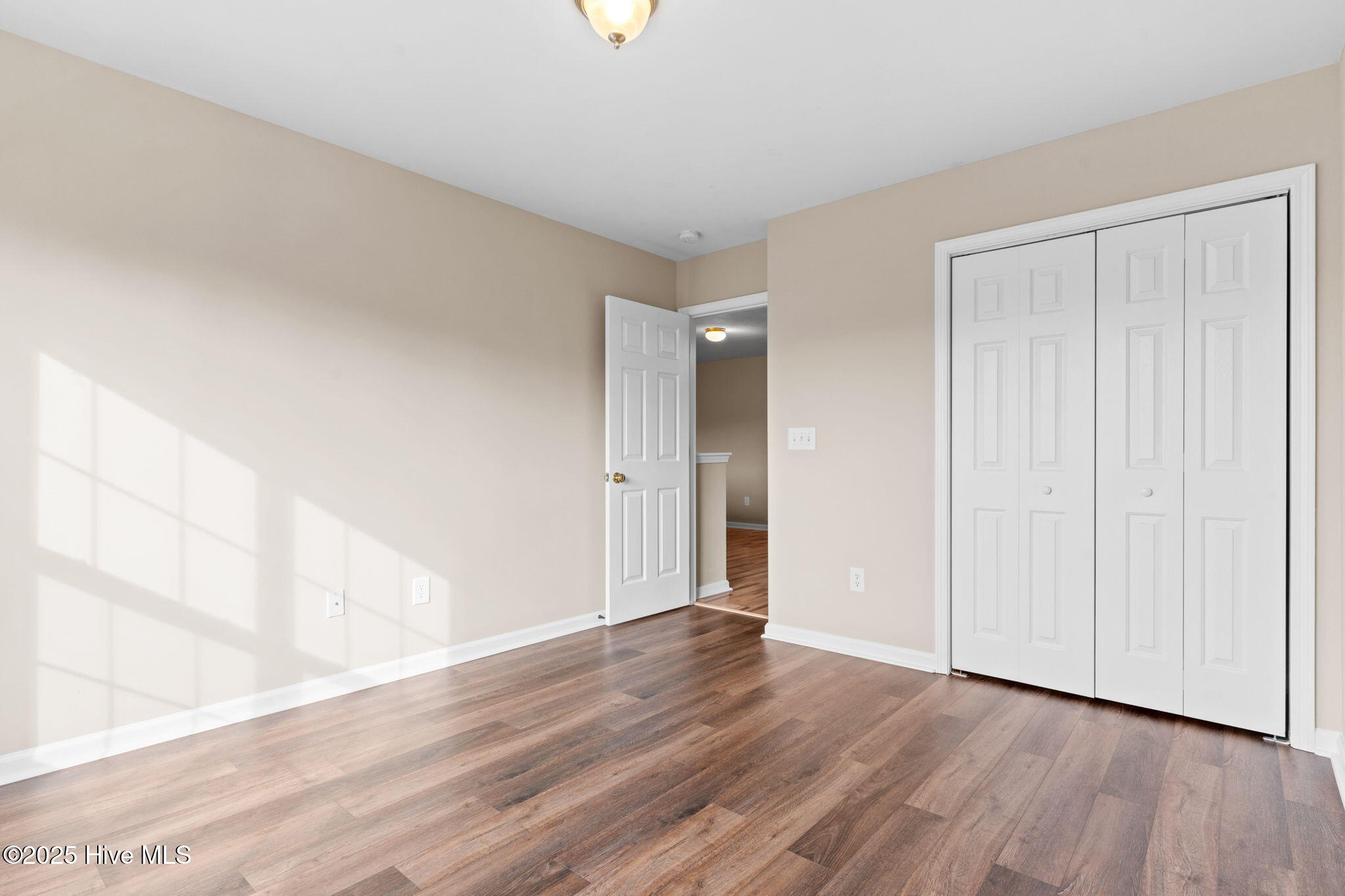 100542570 | Photo 50