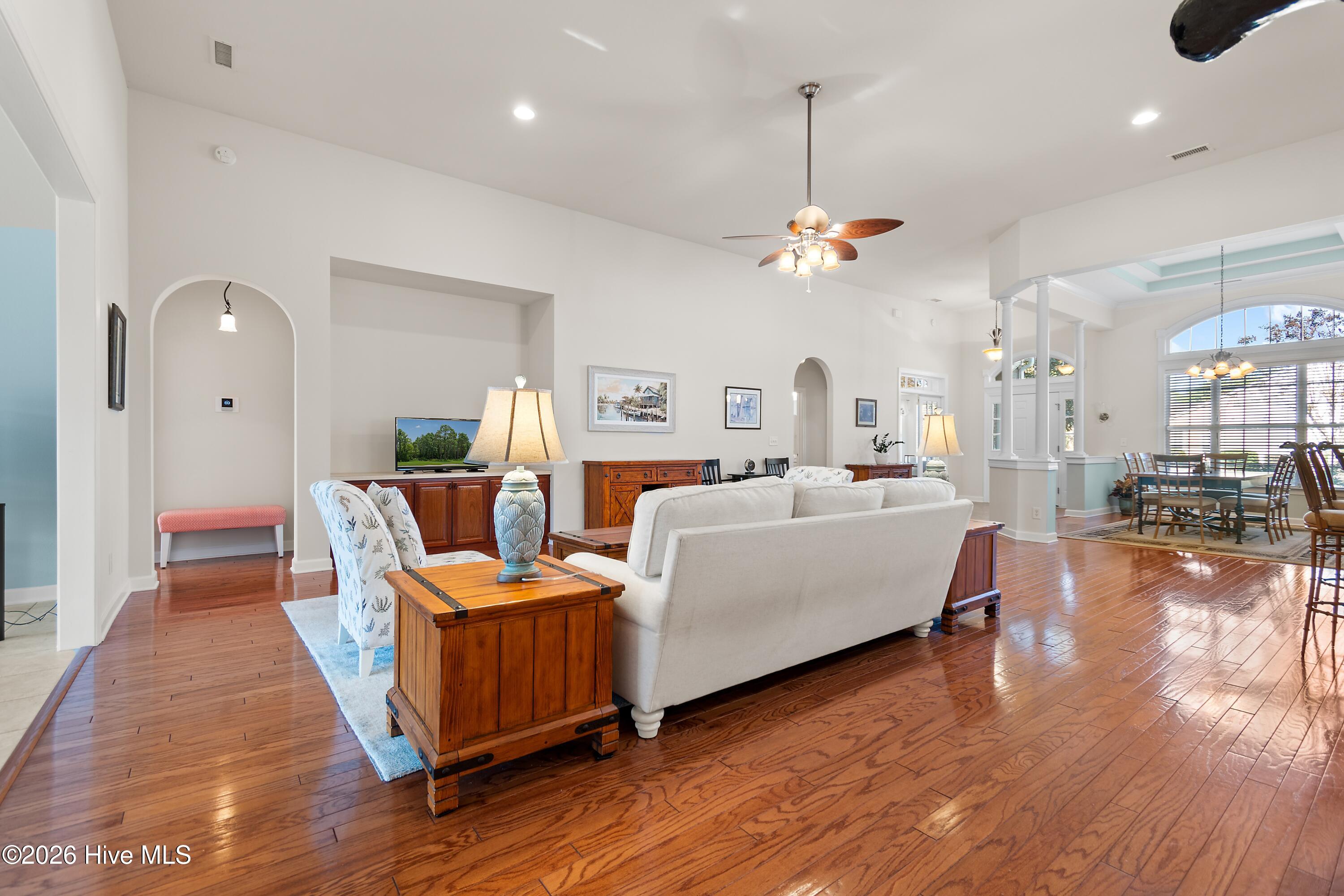 100549811 | Photo 13