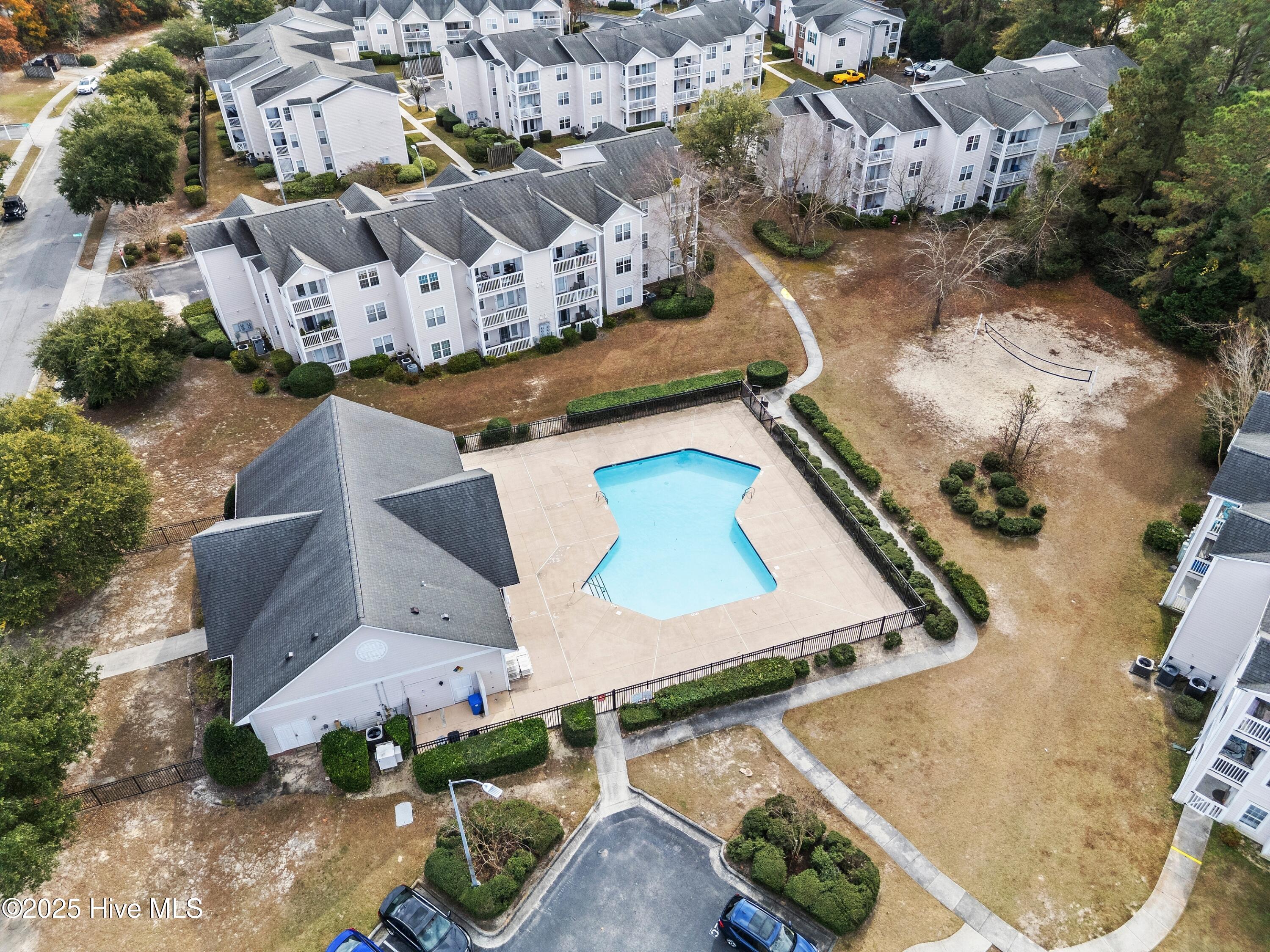 100543114 | Photo 44