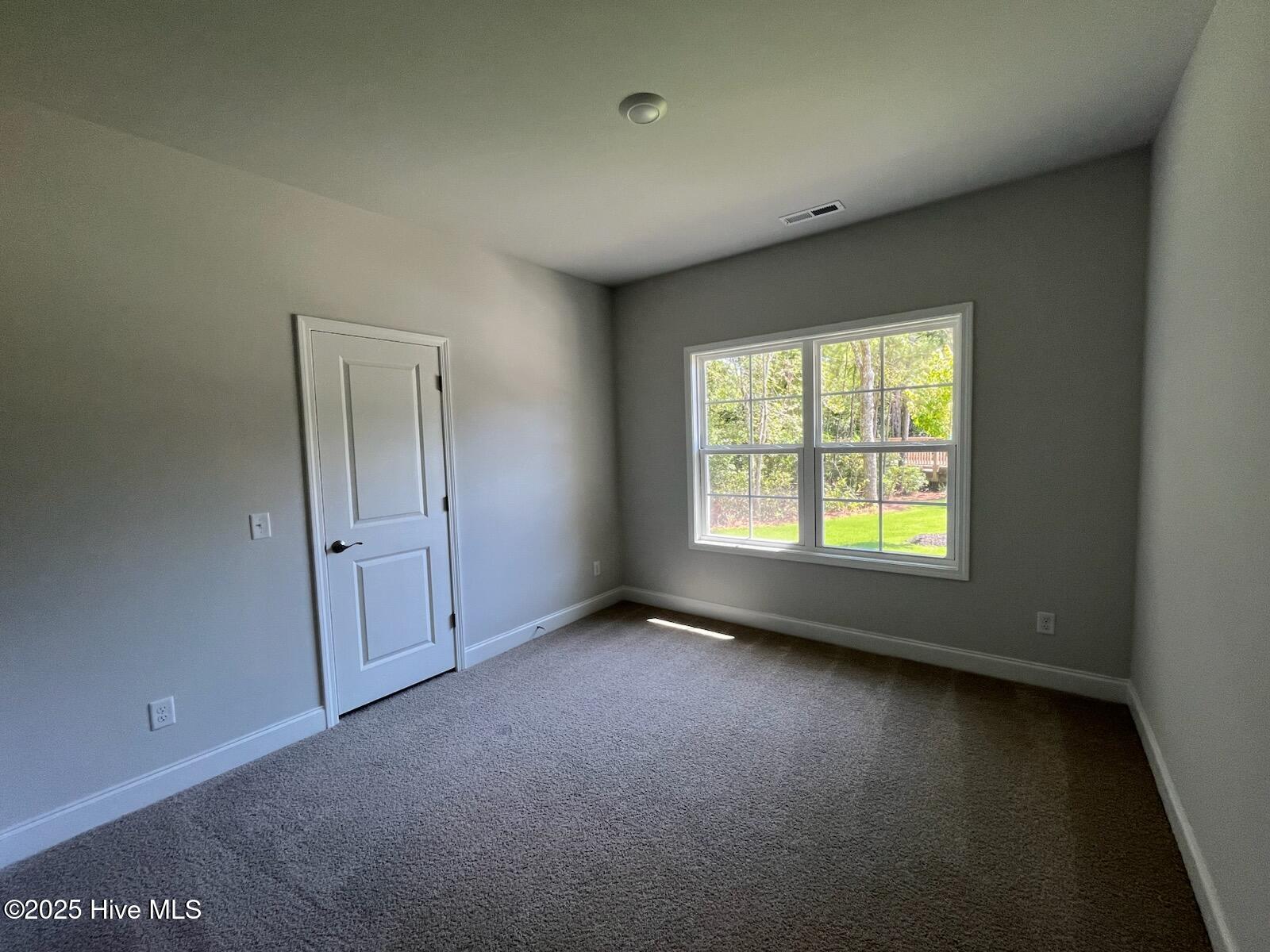 100518408 | Photo 23