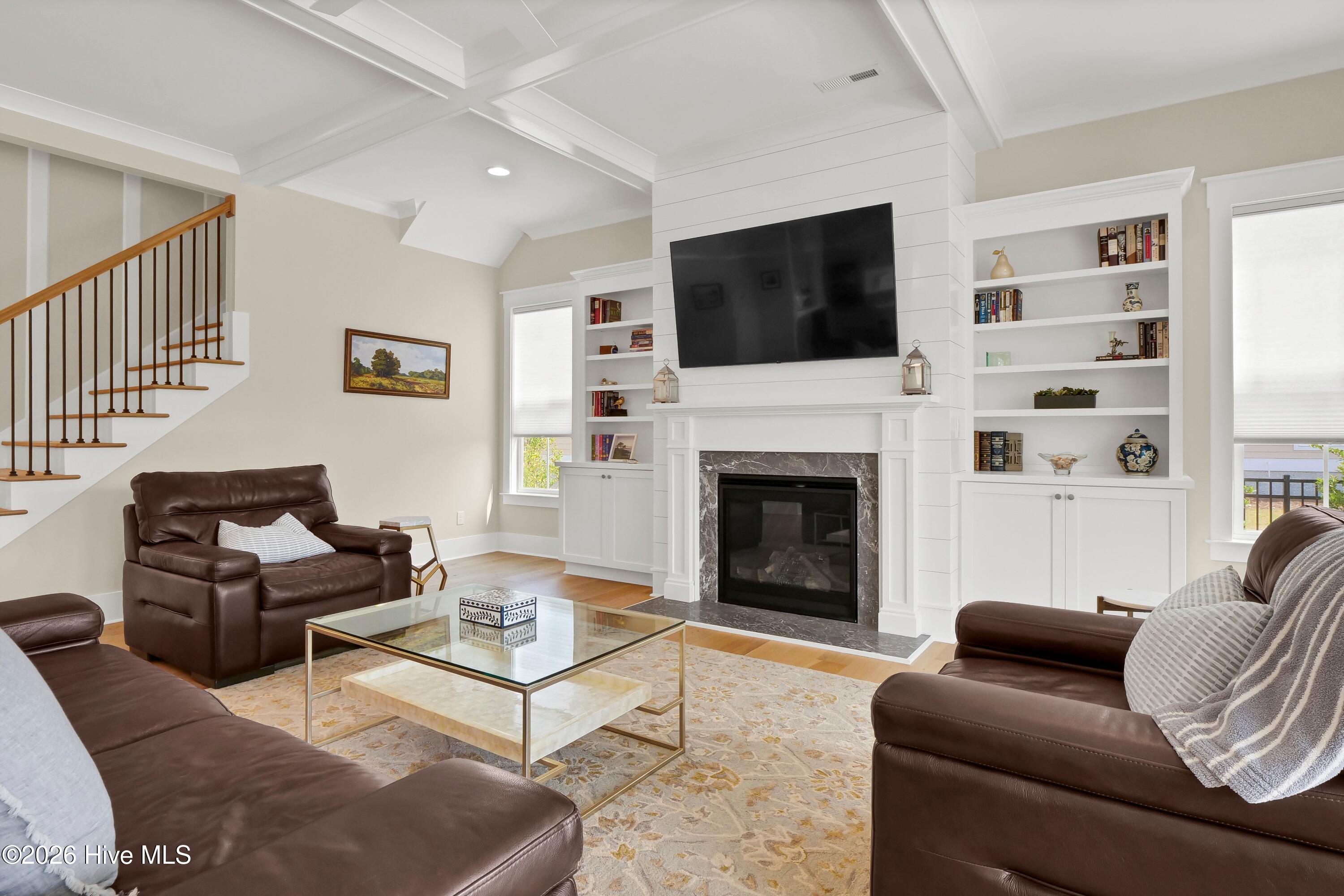 100566298 | Photo 14