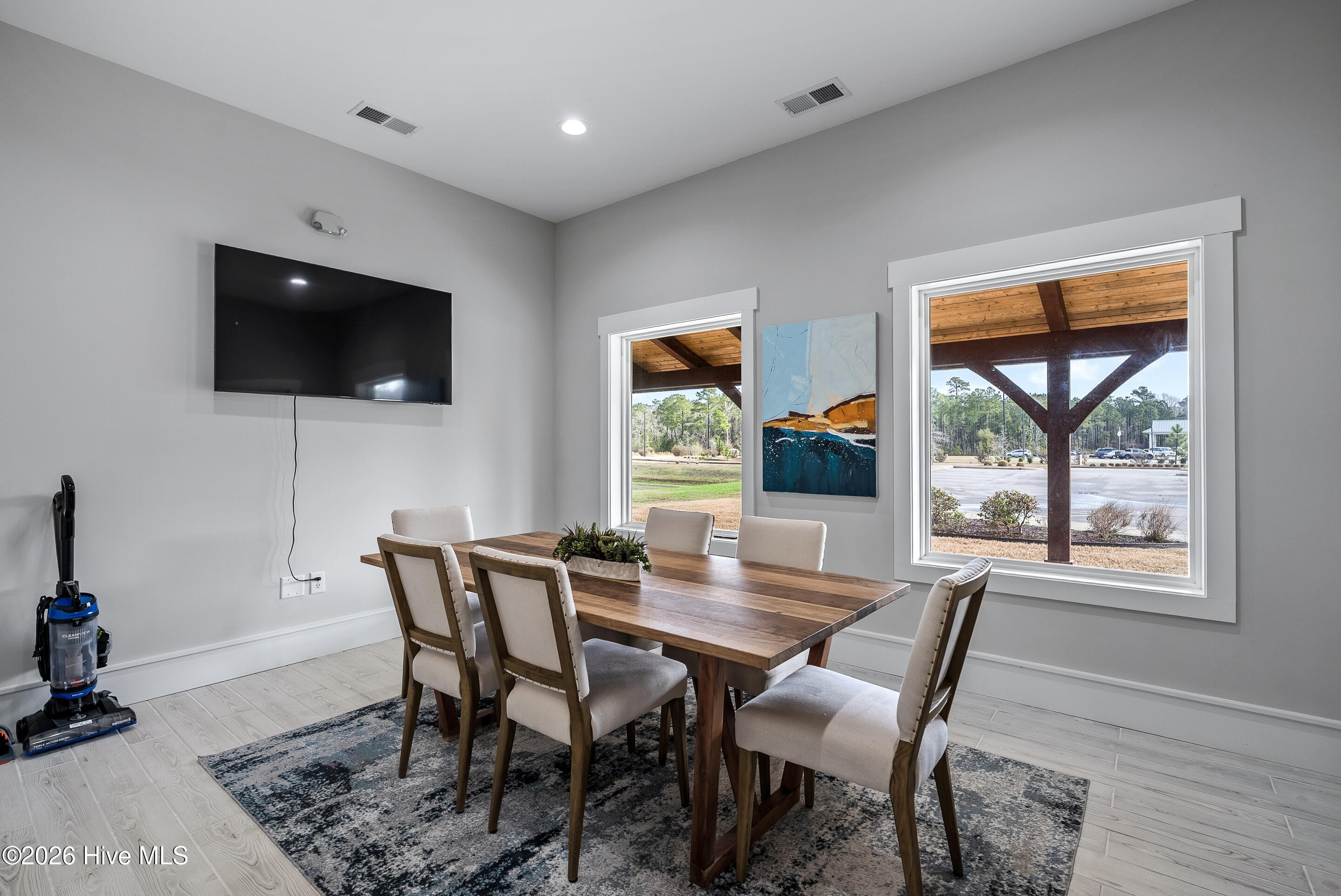 100559737 | Photo 50