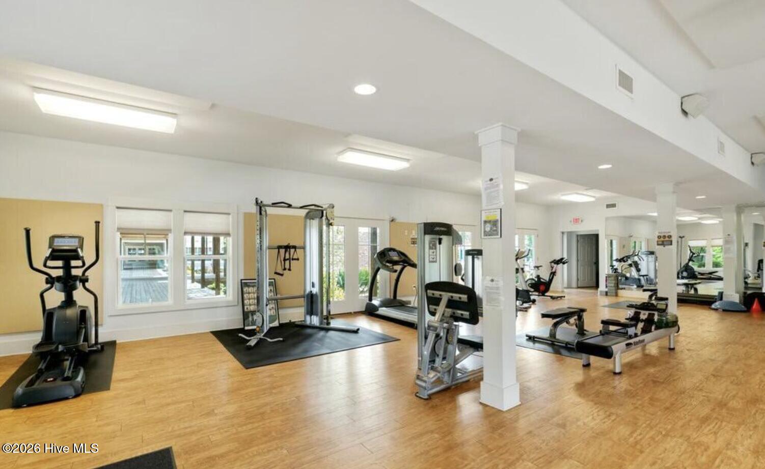 100558541 | Photo 94