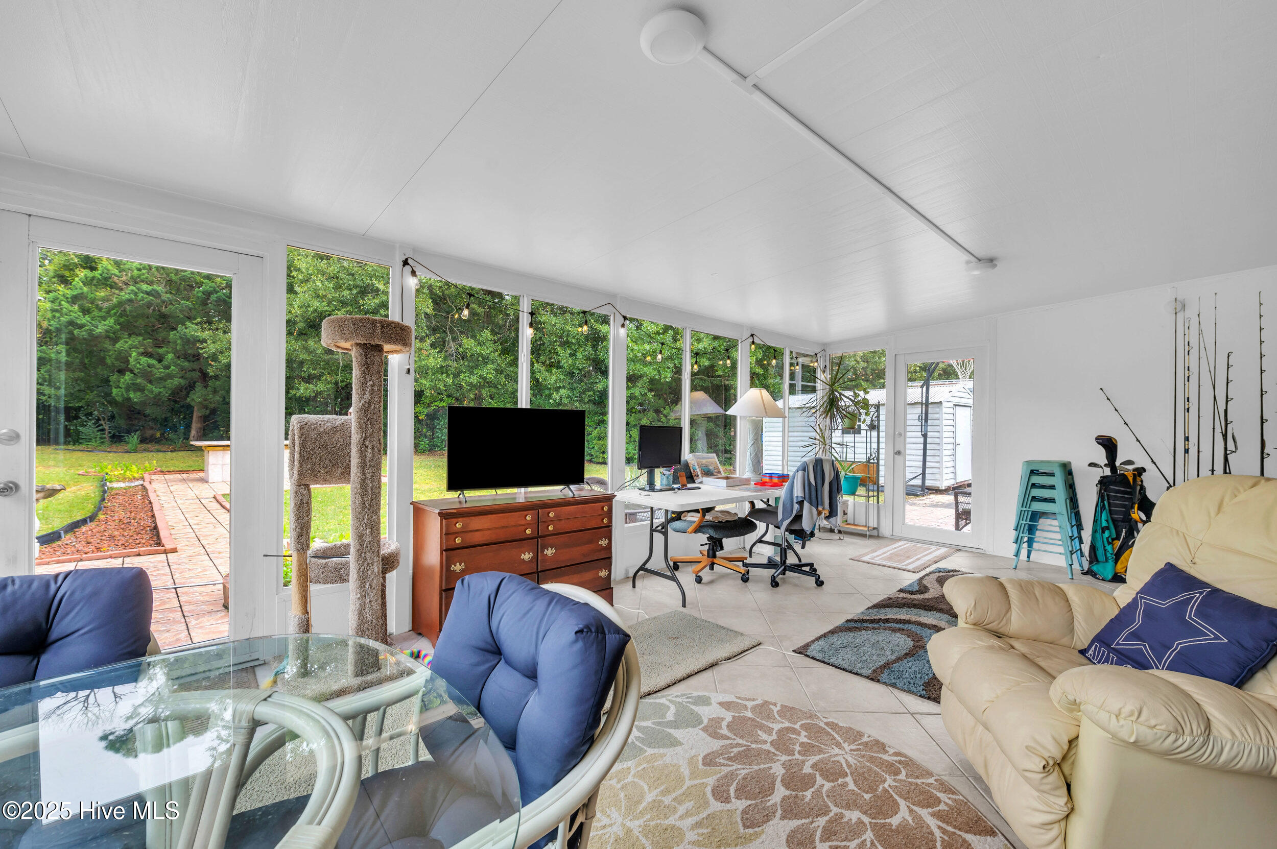 100538993 | Photo 11