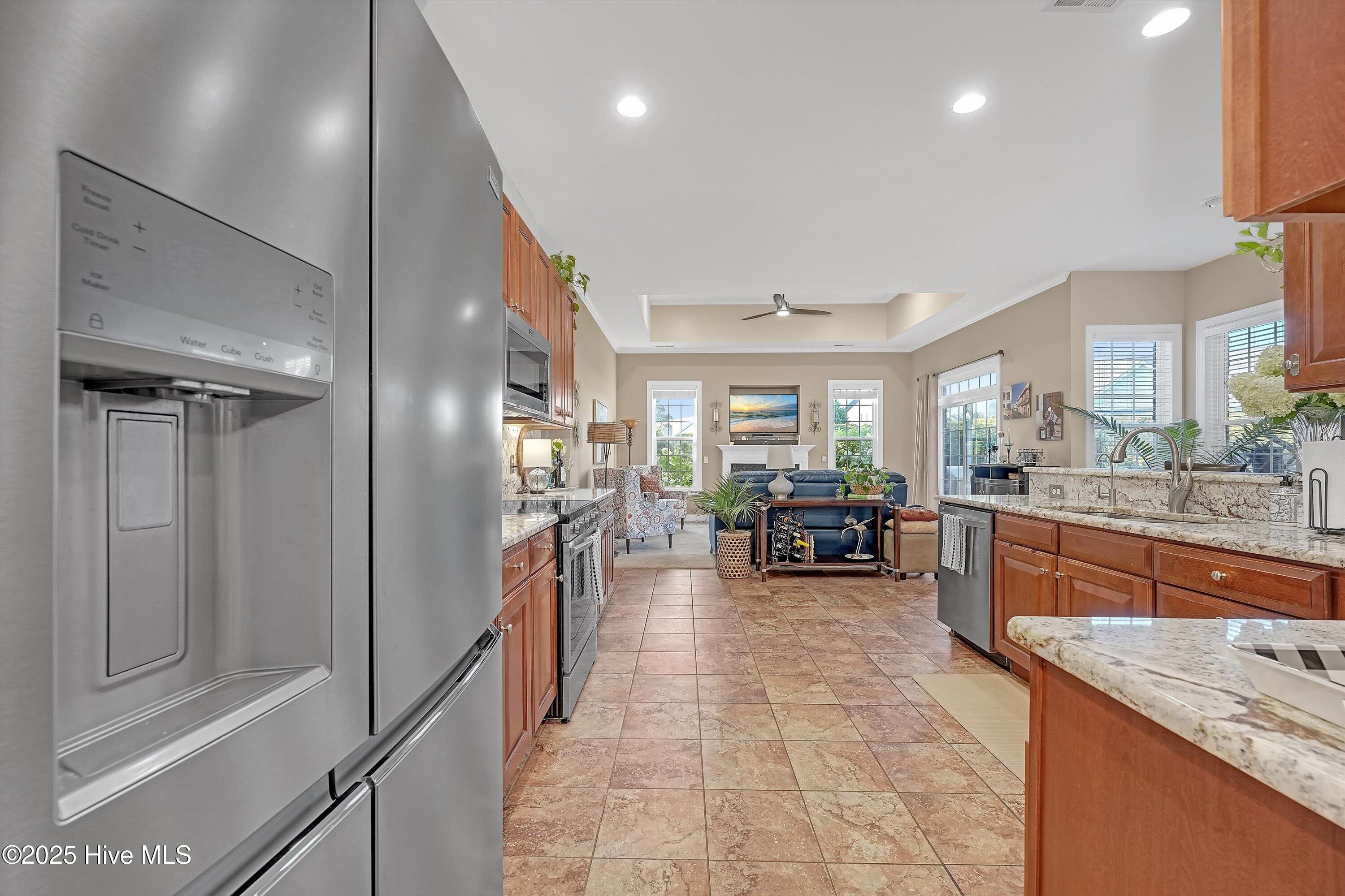 100547975 | Photo 13