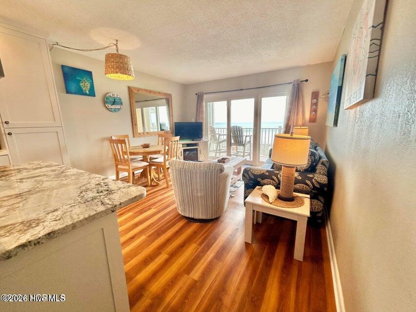 100548316 | Photo 10