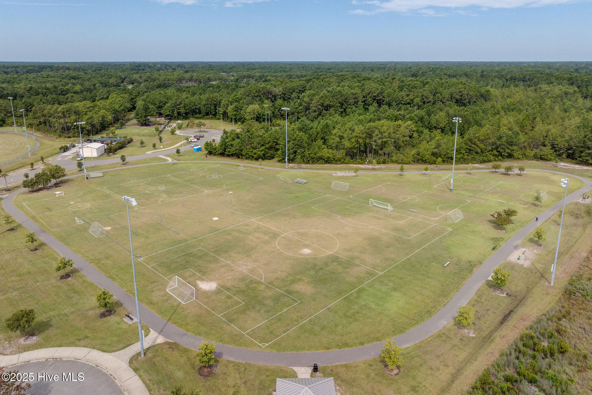 100530033 | Photo 33