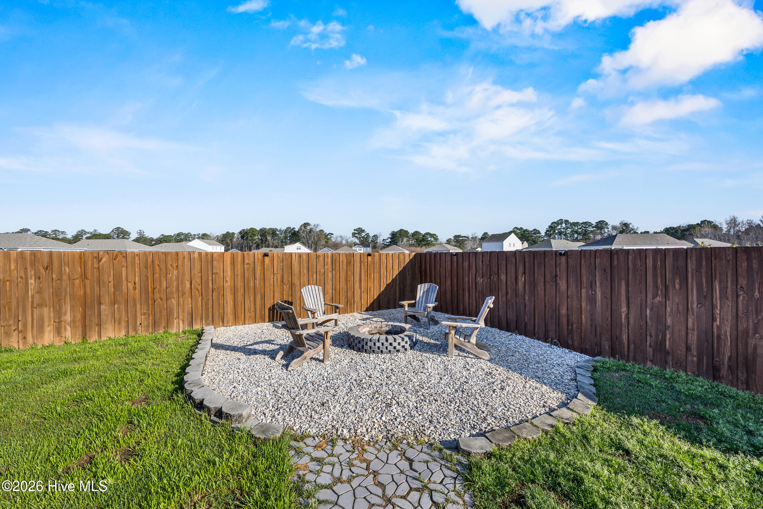 100560098 | Photo 17