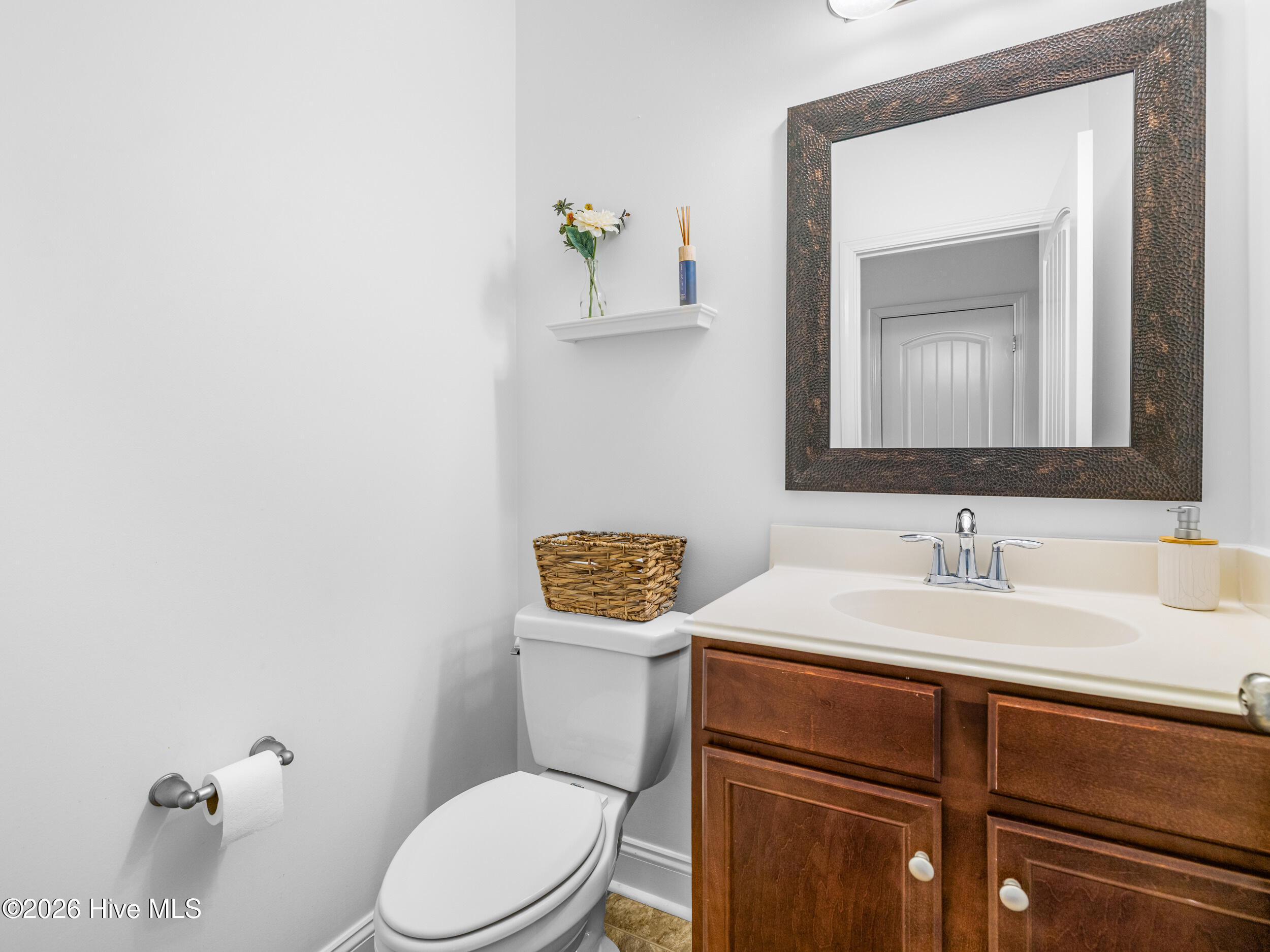 100562171 | Photo 25