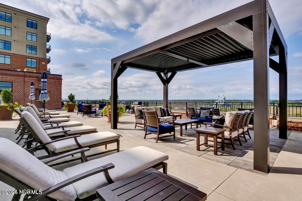 100563569 | Photo 40