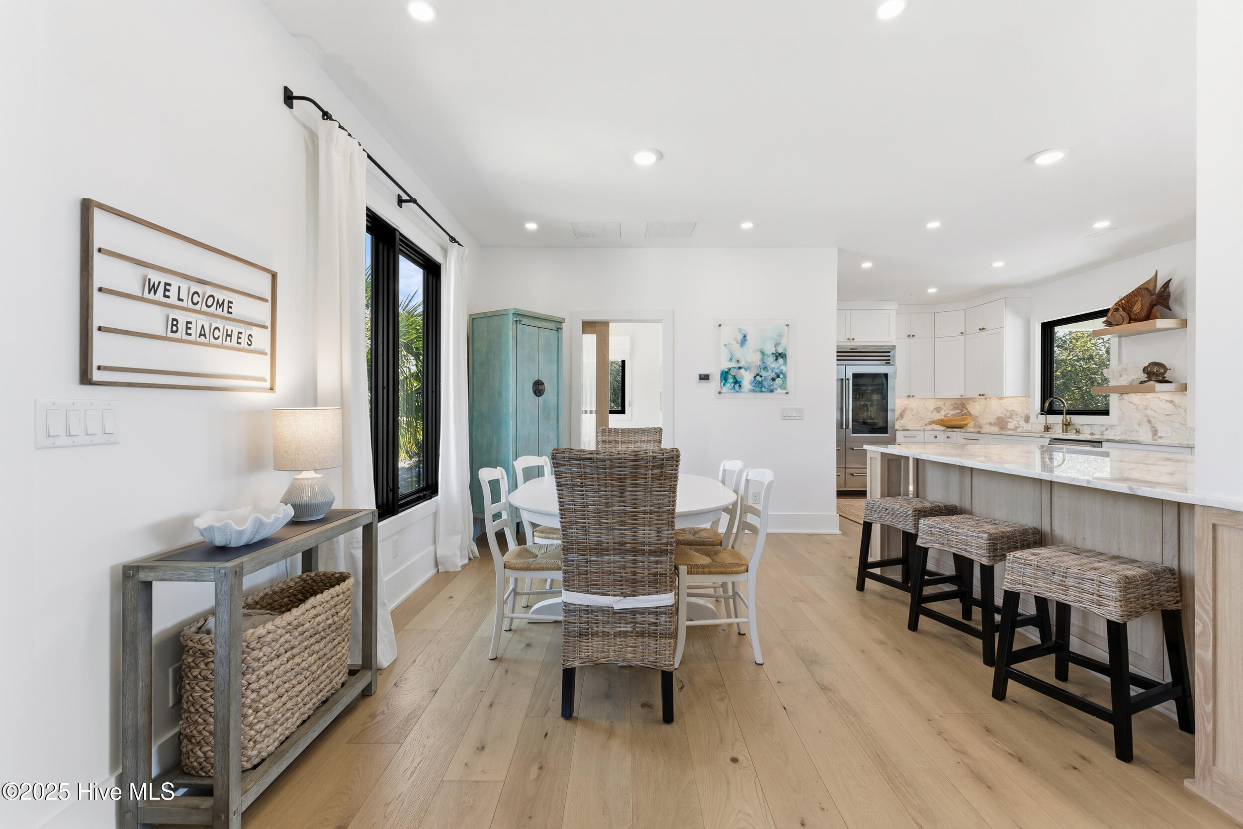 100541015 | Photo 53