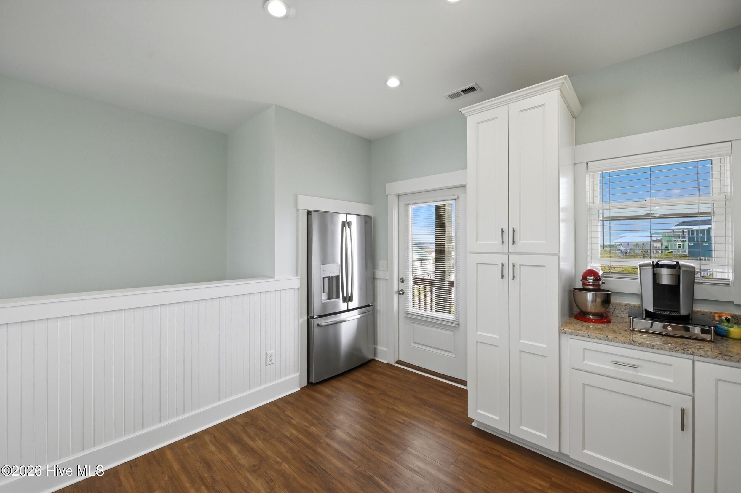 100566113 | Photo 18