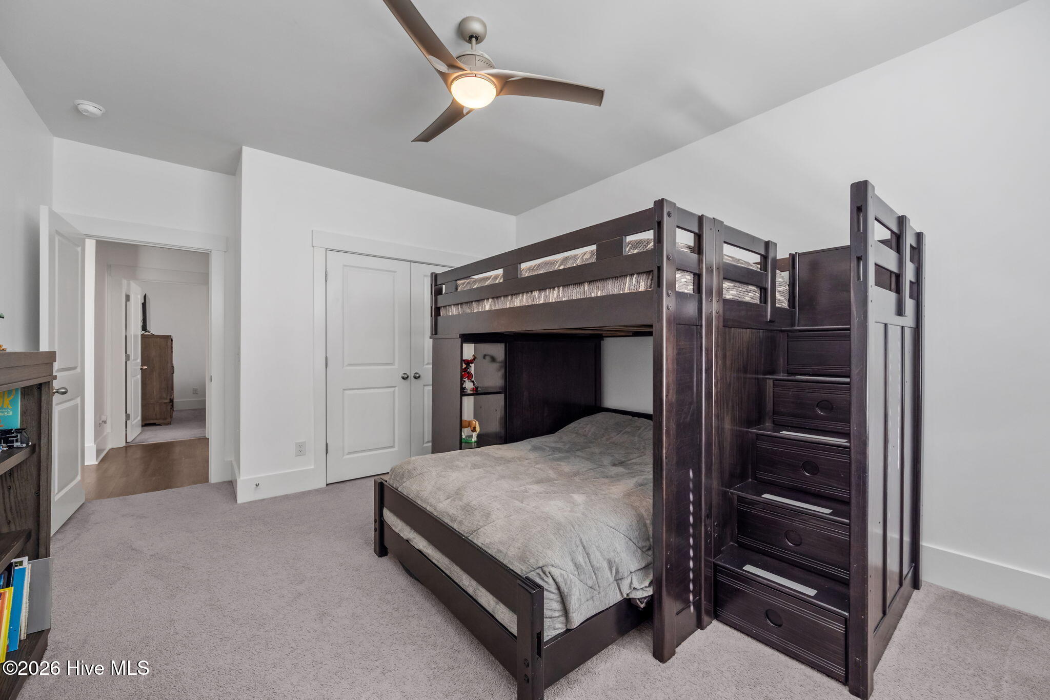 100566590 | Photo 29